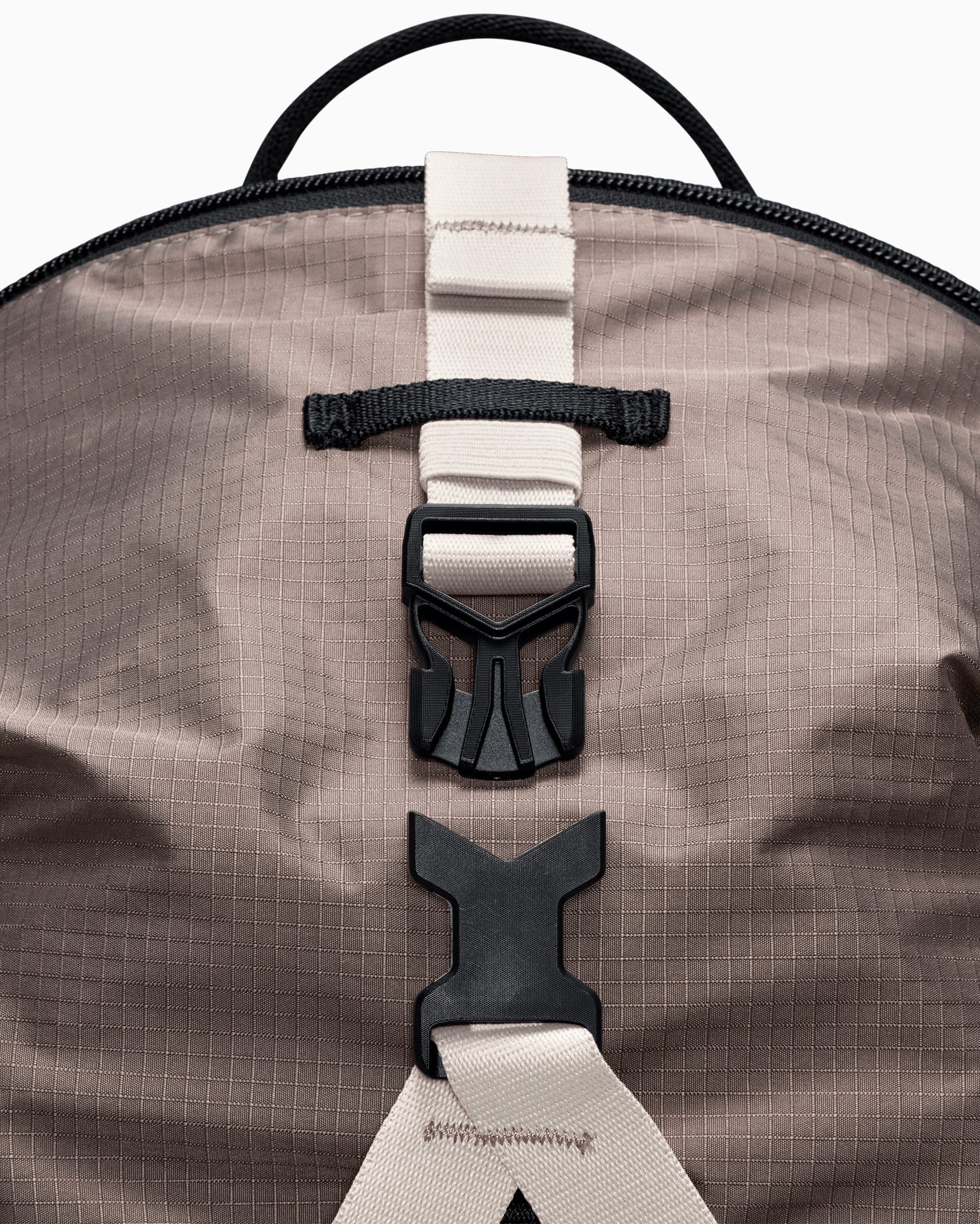 Backpacks and Suitcases Nike ACG Daymax Unisex Backpack - HJ8178-010