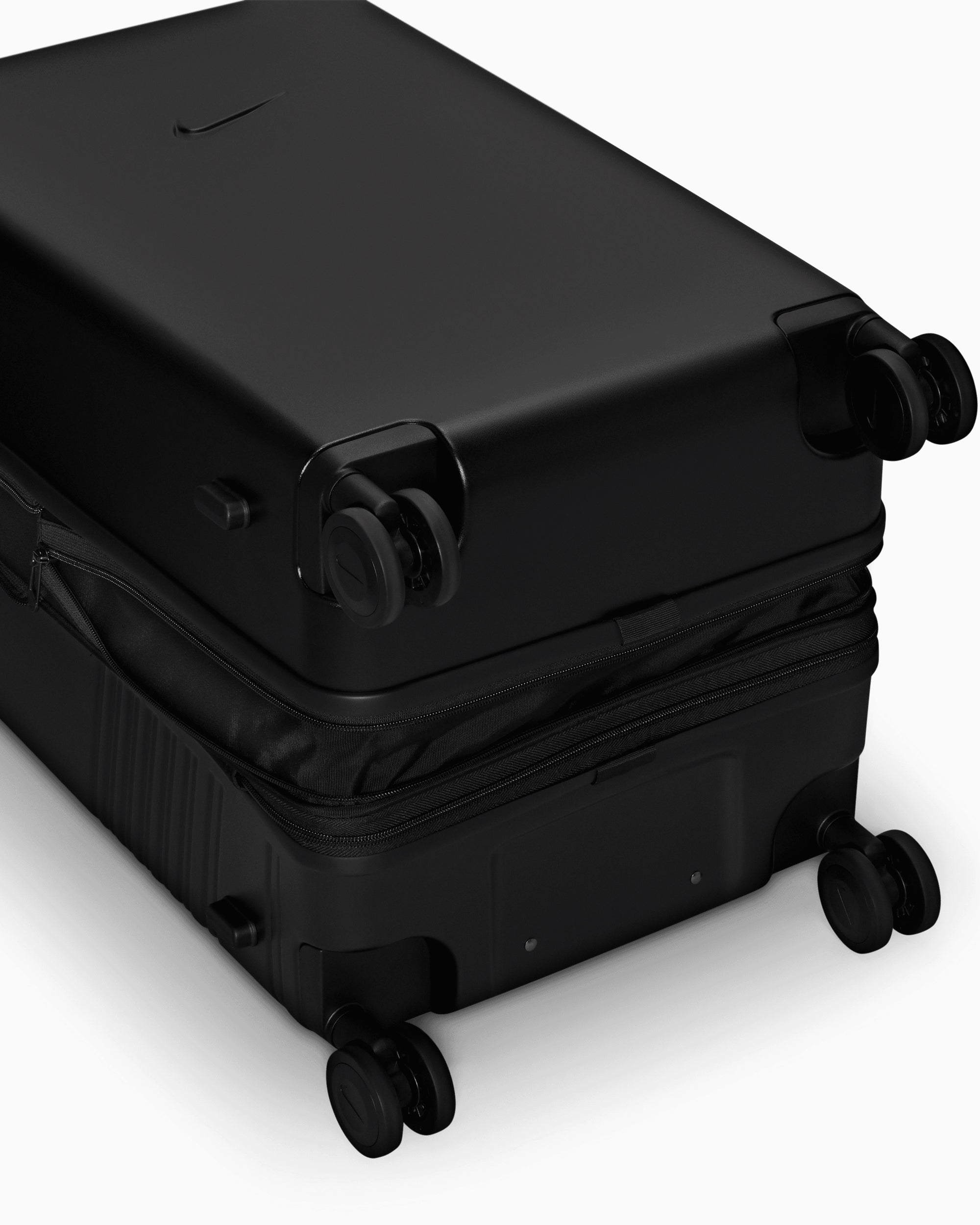 Backpacks and Suitcases Nike Carry-On 96L Unisex Suitcase - IO0771-010