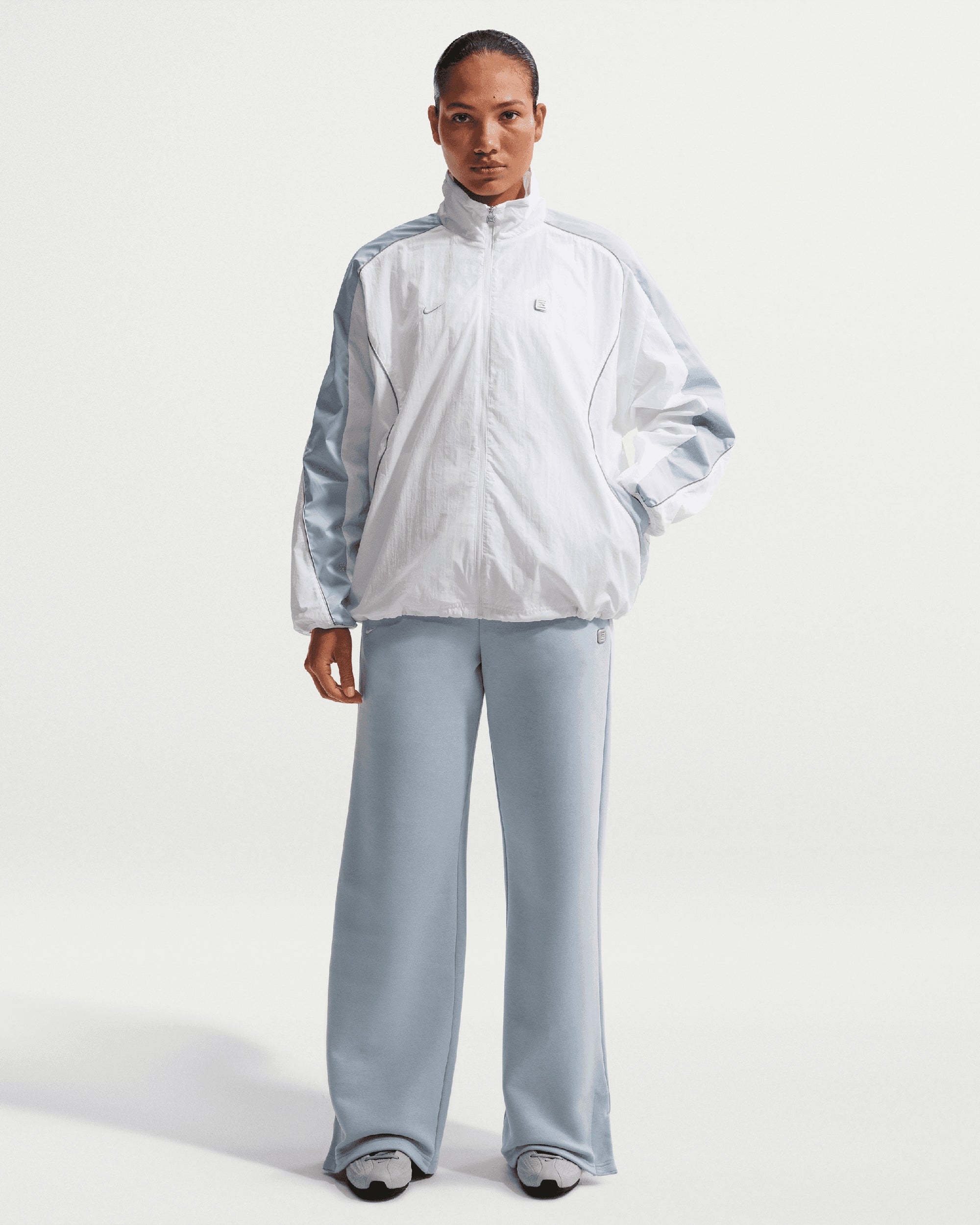 Jackets Coats Nike Sportswear Shox Woven Logo Water-Repellent Oversize Women's Light Jacket - IO8380-100