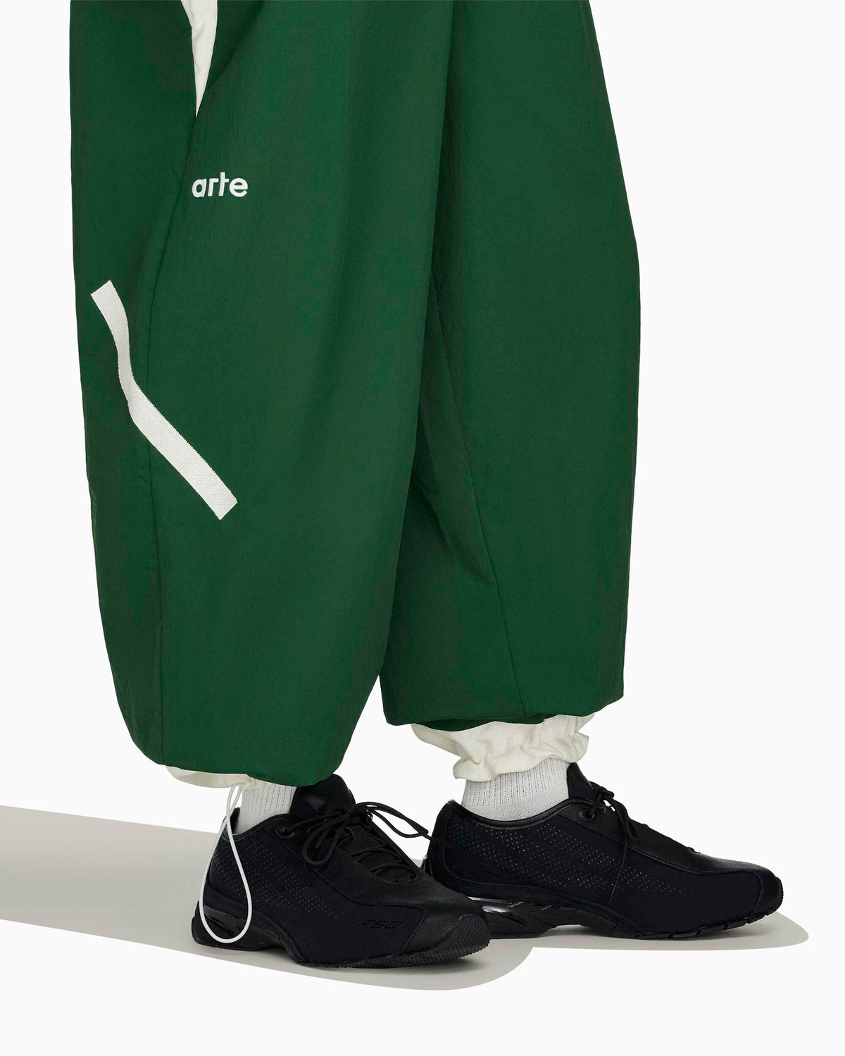 Pants adidas Originals x Arte Antwerp Z.N.E. Relaxed Men's Track Pants - KV4025