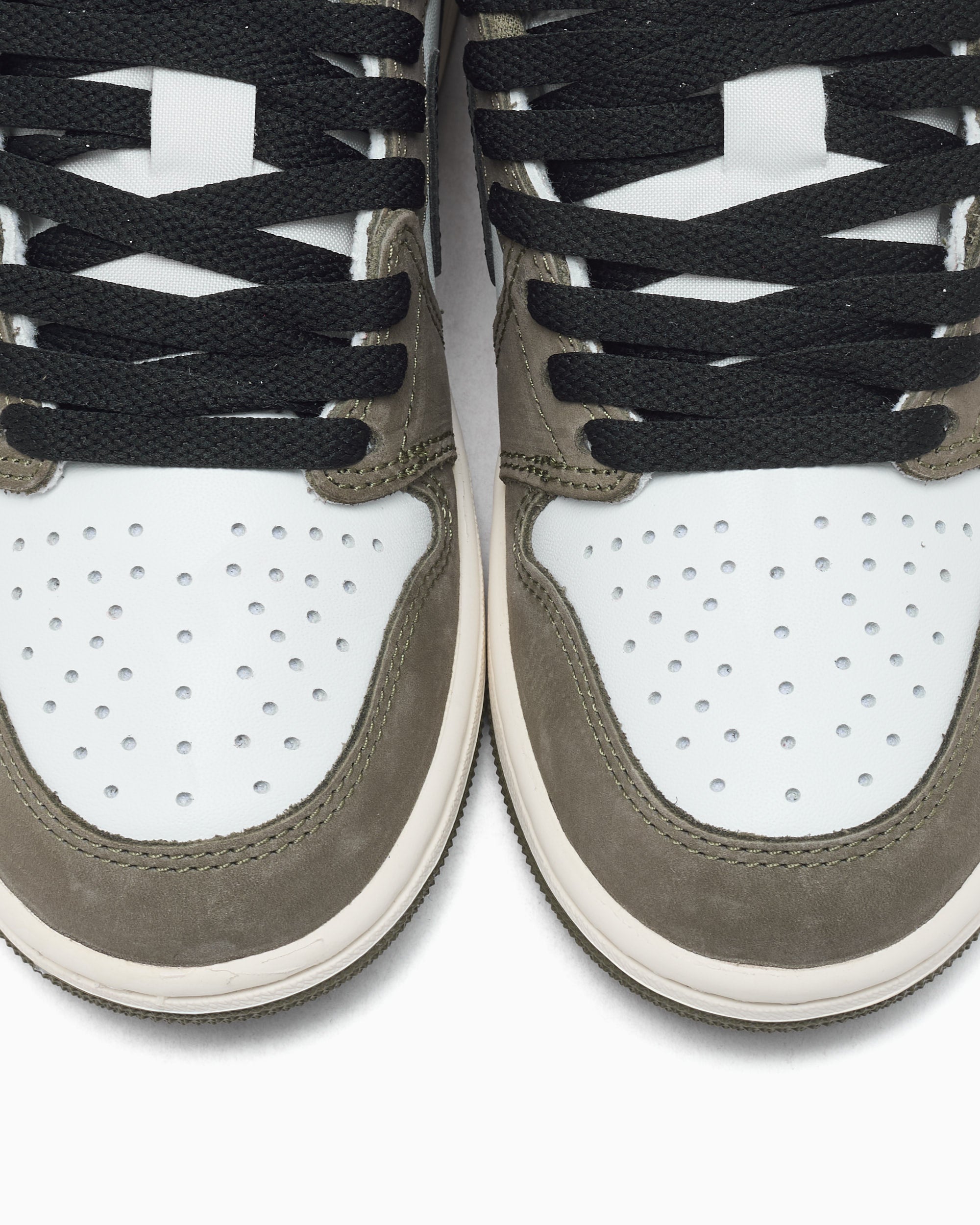 Sneakers Air Jordan 1 Retro Low OG "Olive" - HQ6998-200