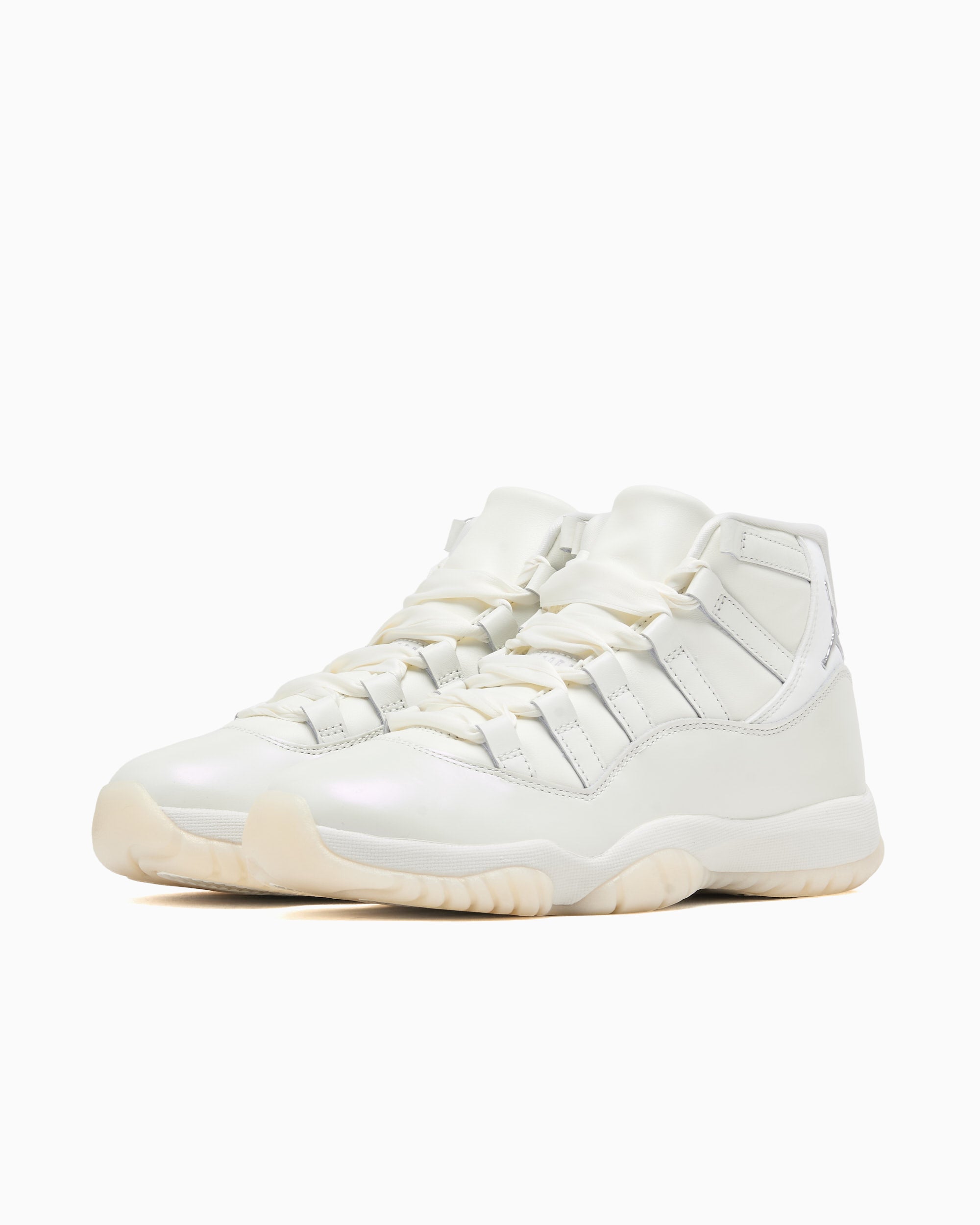 Sneakers Air Jordan Women's 11 Retro "Pearl" - AR0715-110