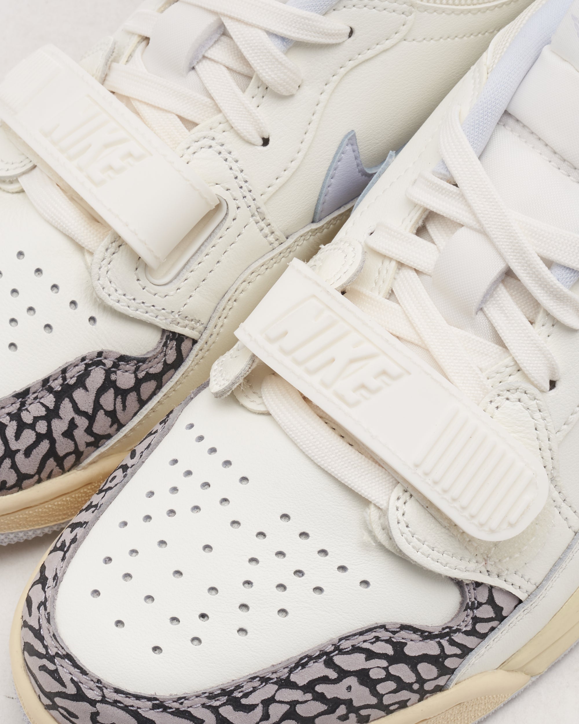 Sneakers Air Jordan Women's Legacy 312 Low - FQ7827-101