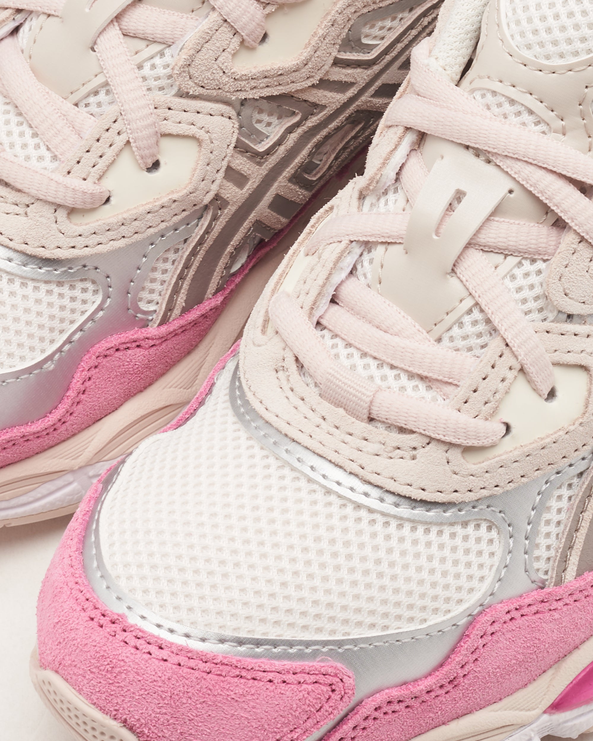 Sneakers ASICS Gel-NYC "Pink Pack" - 1203A383-104