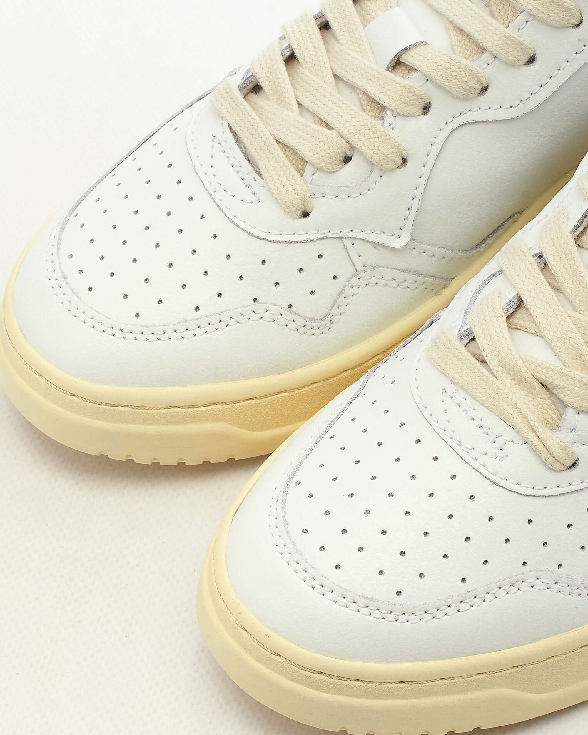 Sneakers Autry Women's Medalist Low Leather - AULWLL16