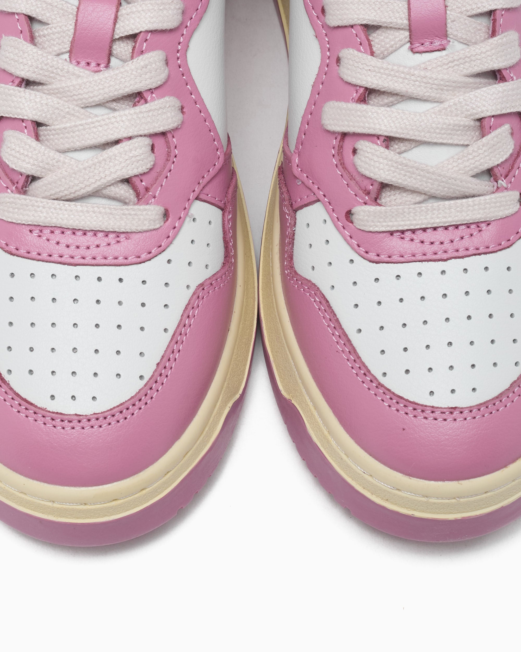 Sneakers Autry Women's Medalist Low Leather - AULWWB61