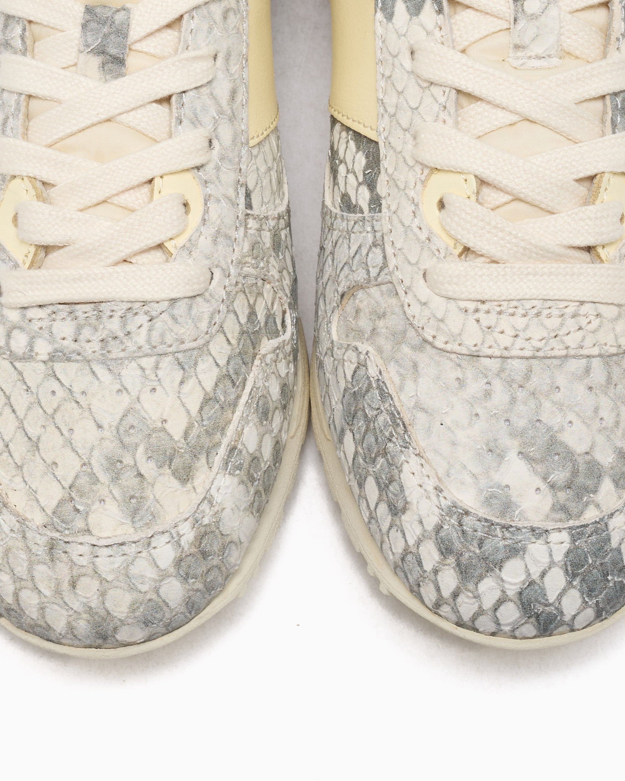 Sneakers Autry Women's Windspin Low "Snake" - WSLWVV01