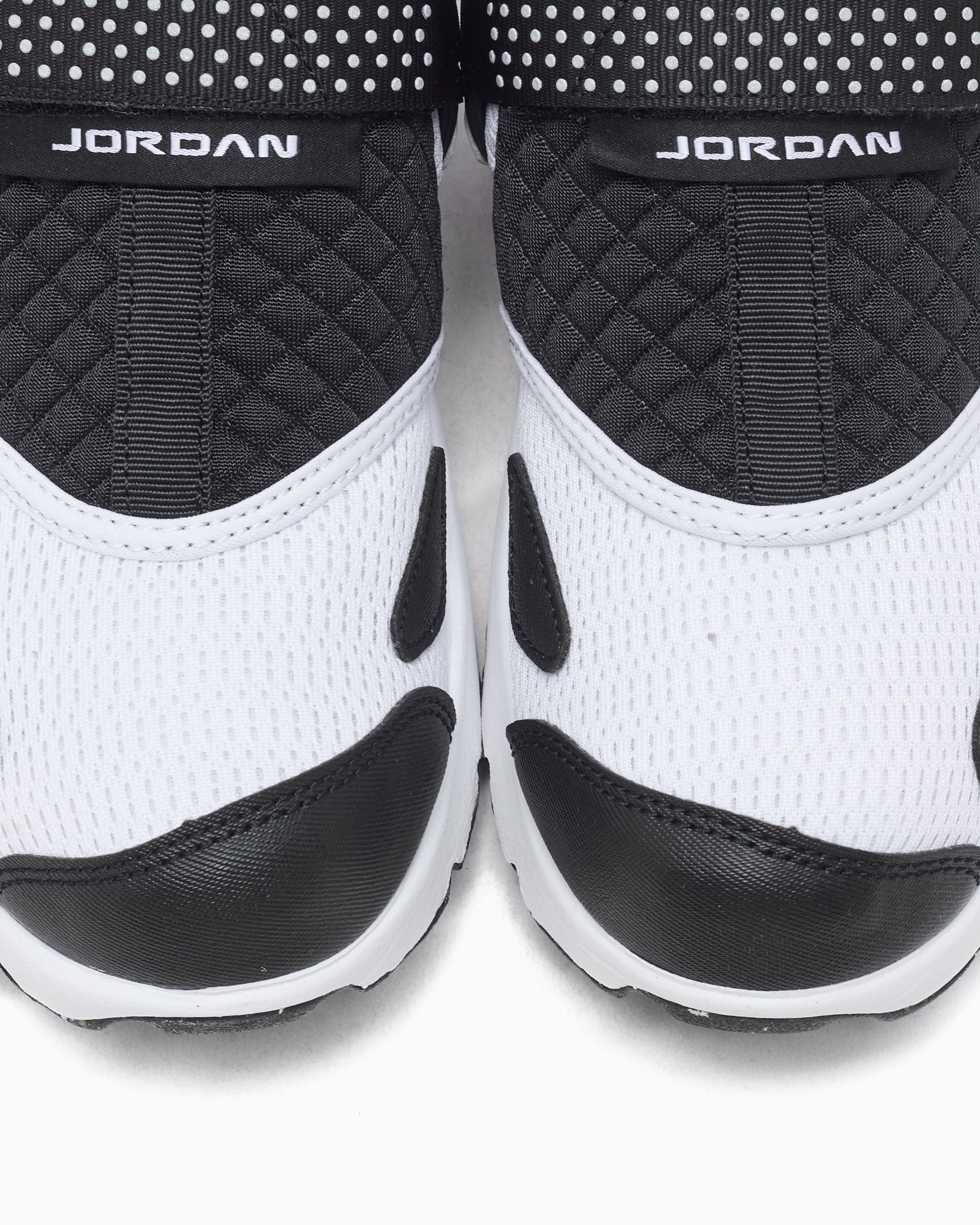 Sneakers Jordan Women's Trunner LX - HQ2164-100