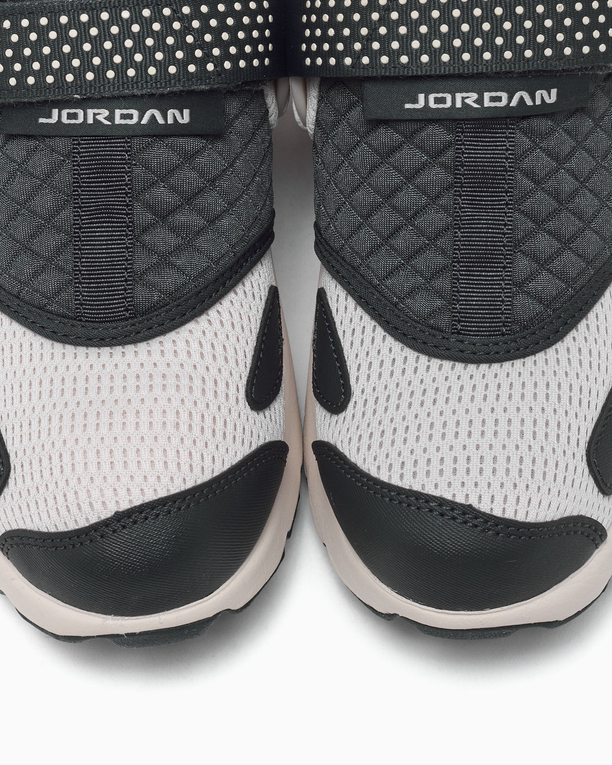 Sneakers Jordan Women's Trunner LX - HQ2164-102