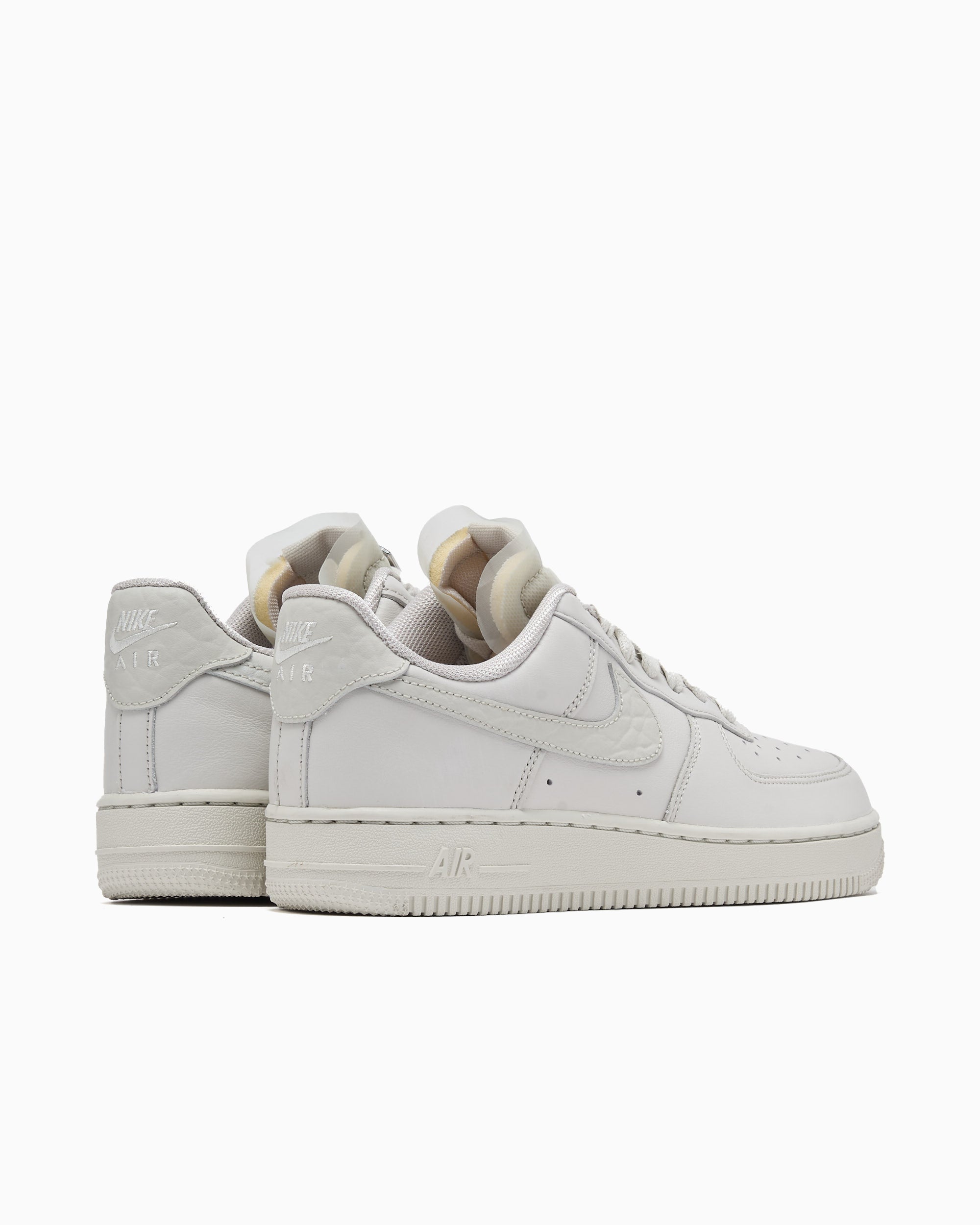 Sneakers Nike Women's Air Force 1 Low Premium - DN5463-001