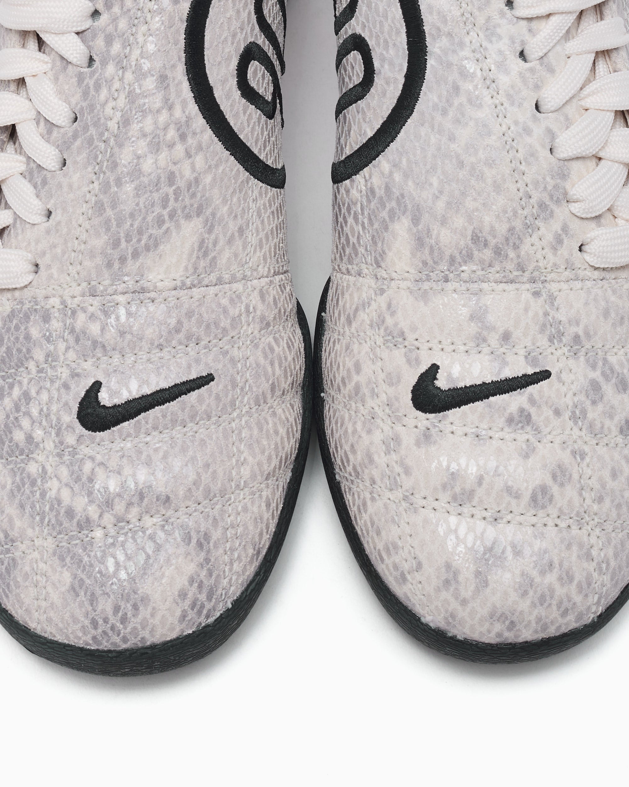 Sneakers Nike Women's Total 90 SE "Pale Ivory Snakeskin" - IB4204-100
