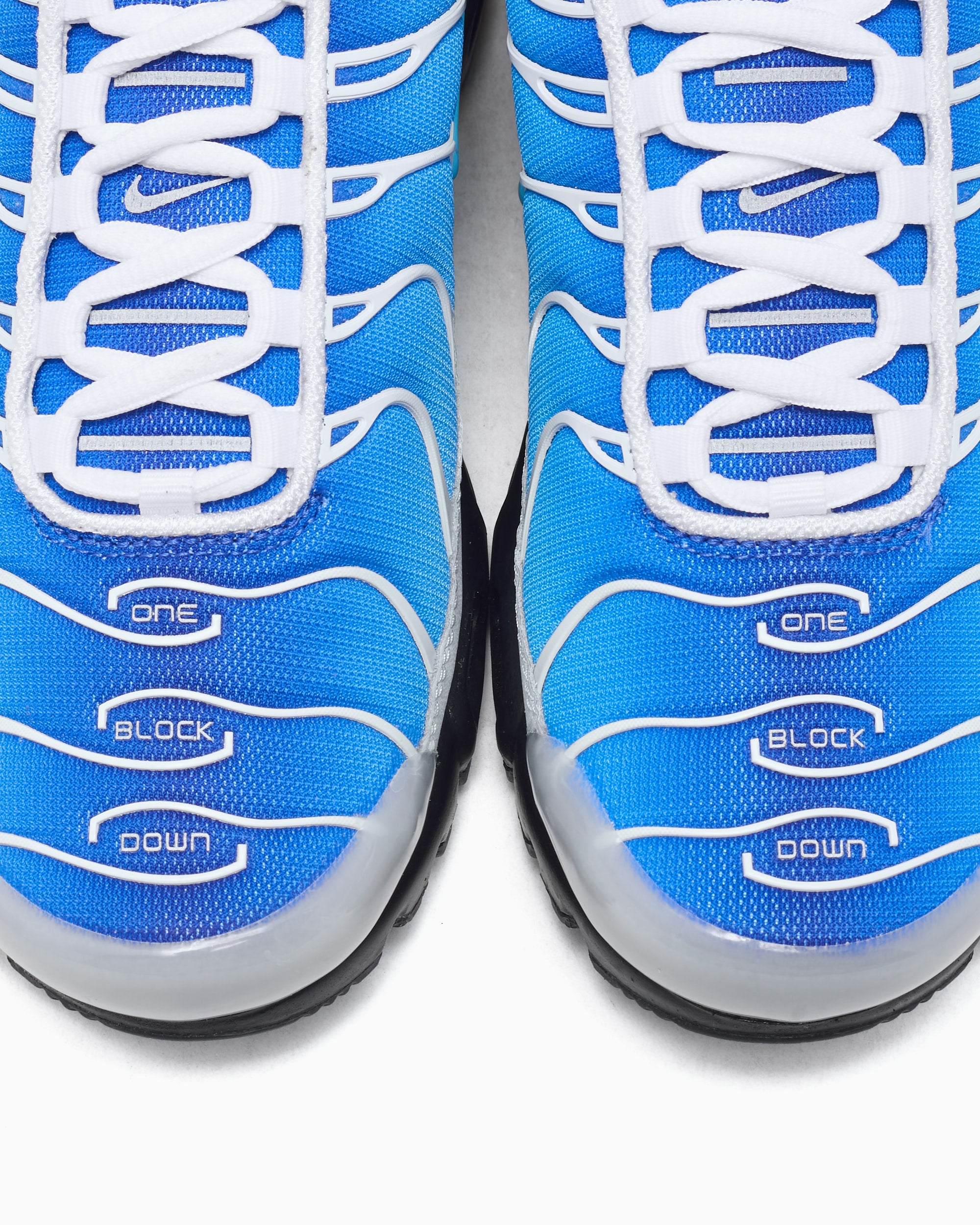 Sneakers Nike x One Block Down Air Max Plus SP - FZ3308-400