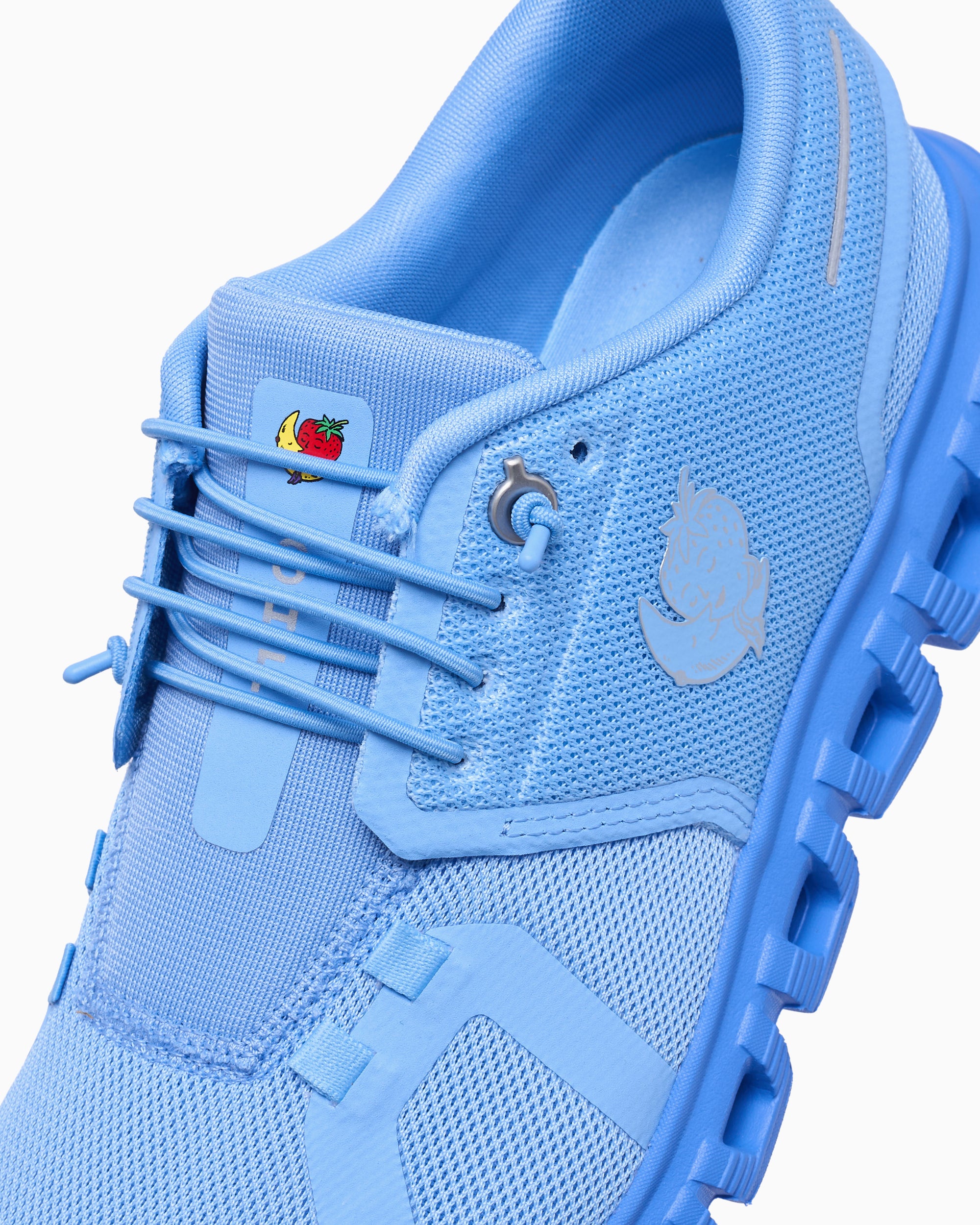 Sneakers On x Sky High Farm Goods Cloud 6 - 3MF31105663