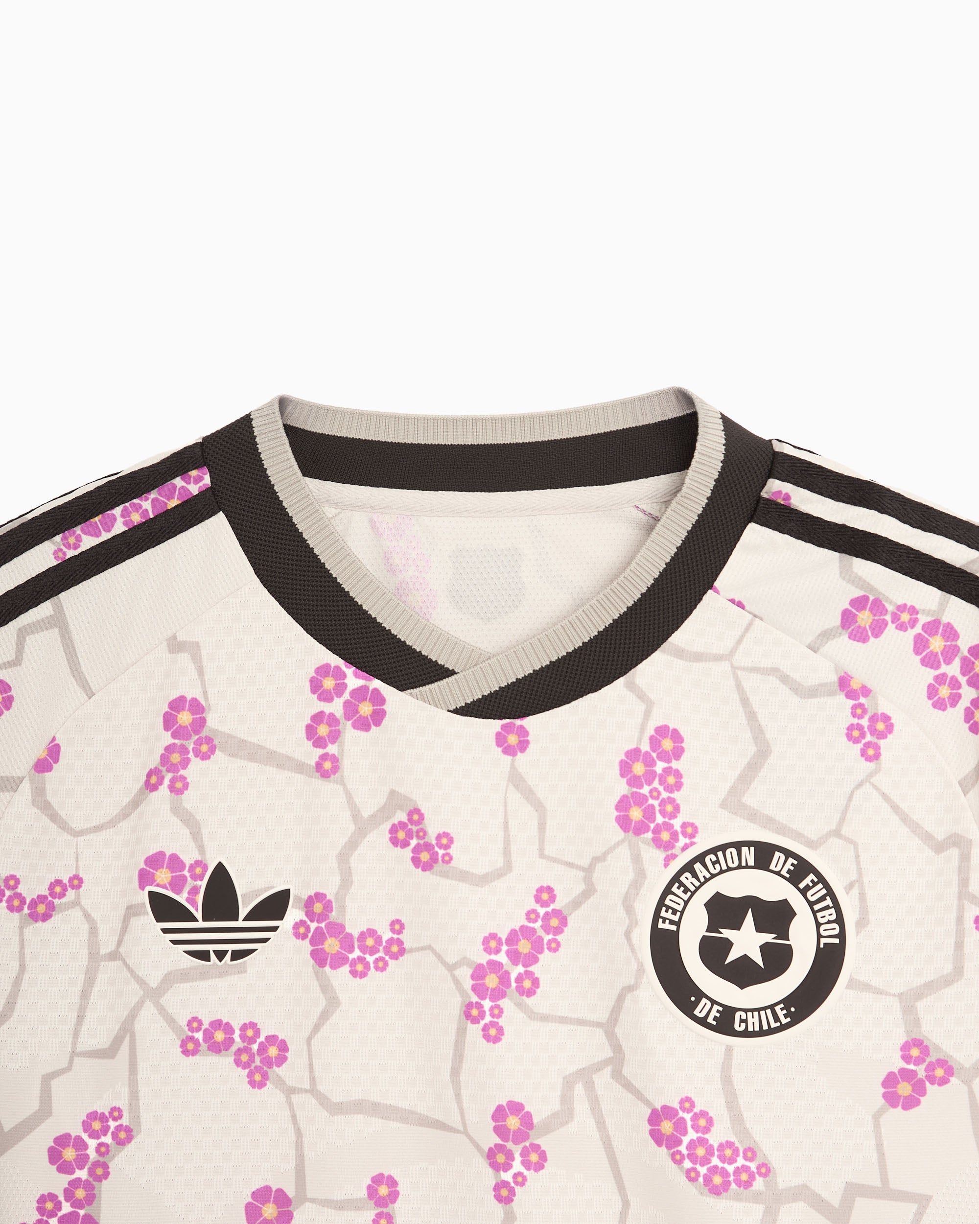 T-Shirts adidas Originals Republic of Chile Football Logo Visitor 2026 Men's Jersey T-Shirt - KC6088