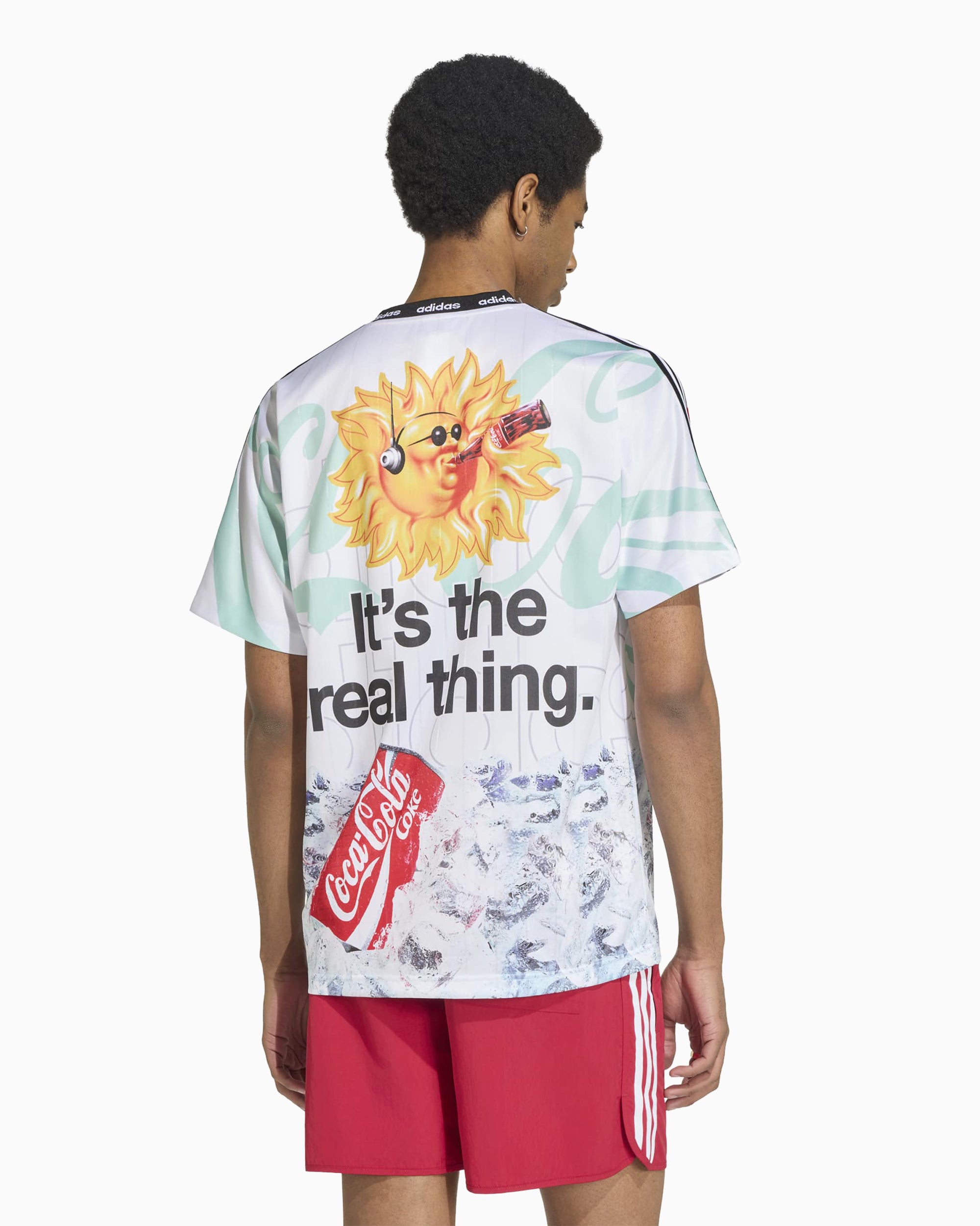 T-Shirts adidas Originals x Coca-Cola Classic Sport Mash-Up Graphic Relaxed Men's Jersey T-Shirt - KY2106
