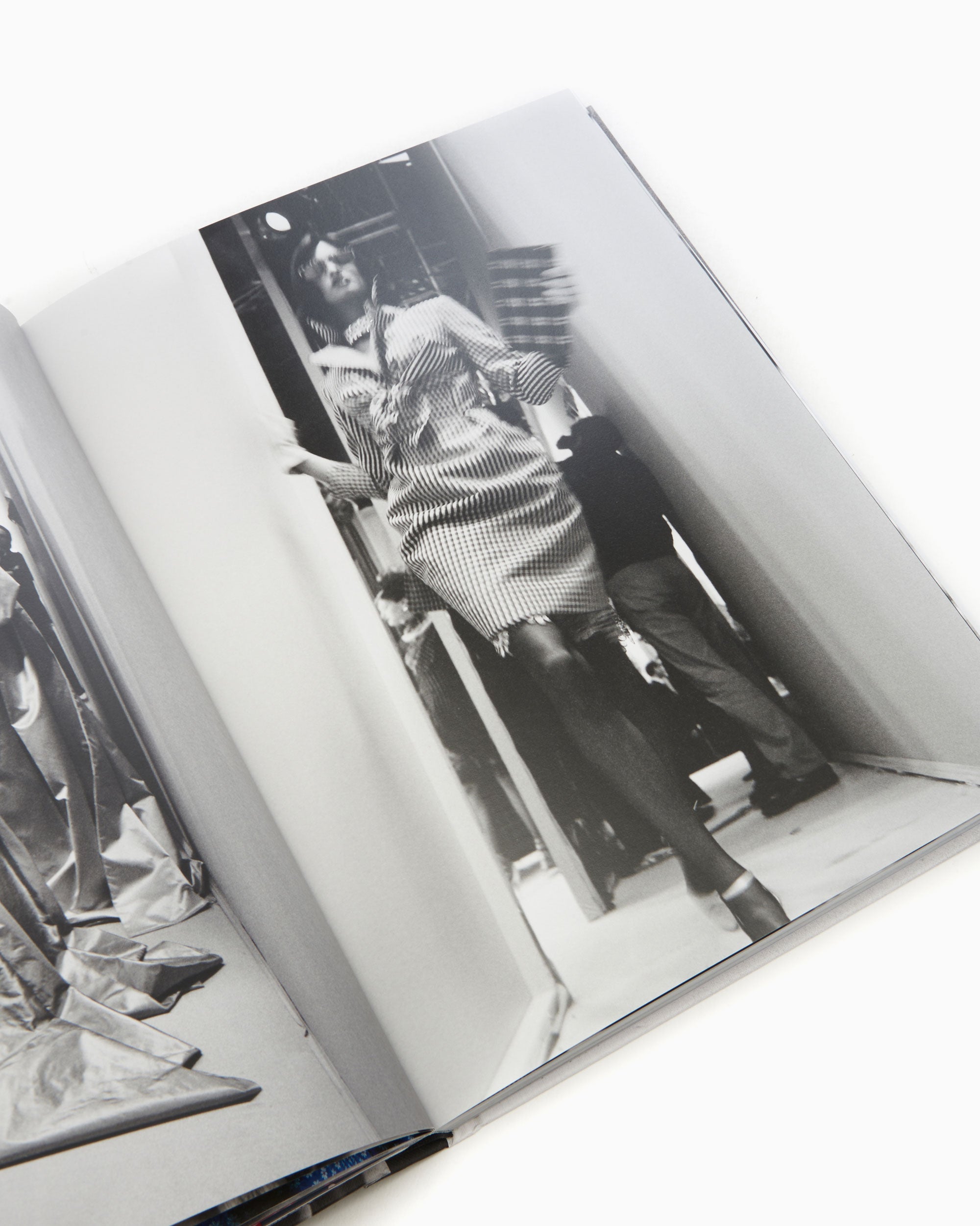 Books Magazines IDEA Gavin Bond Being There - IDEA-SS23-REF23