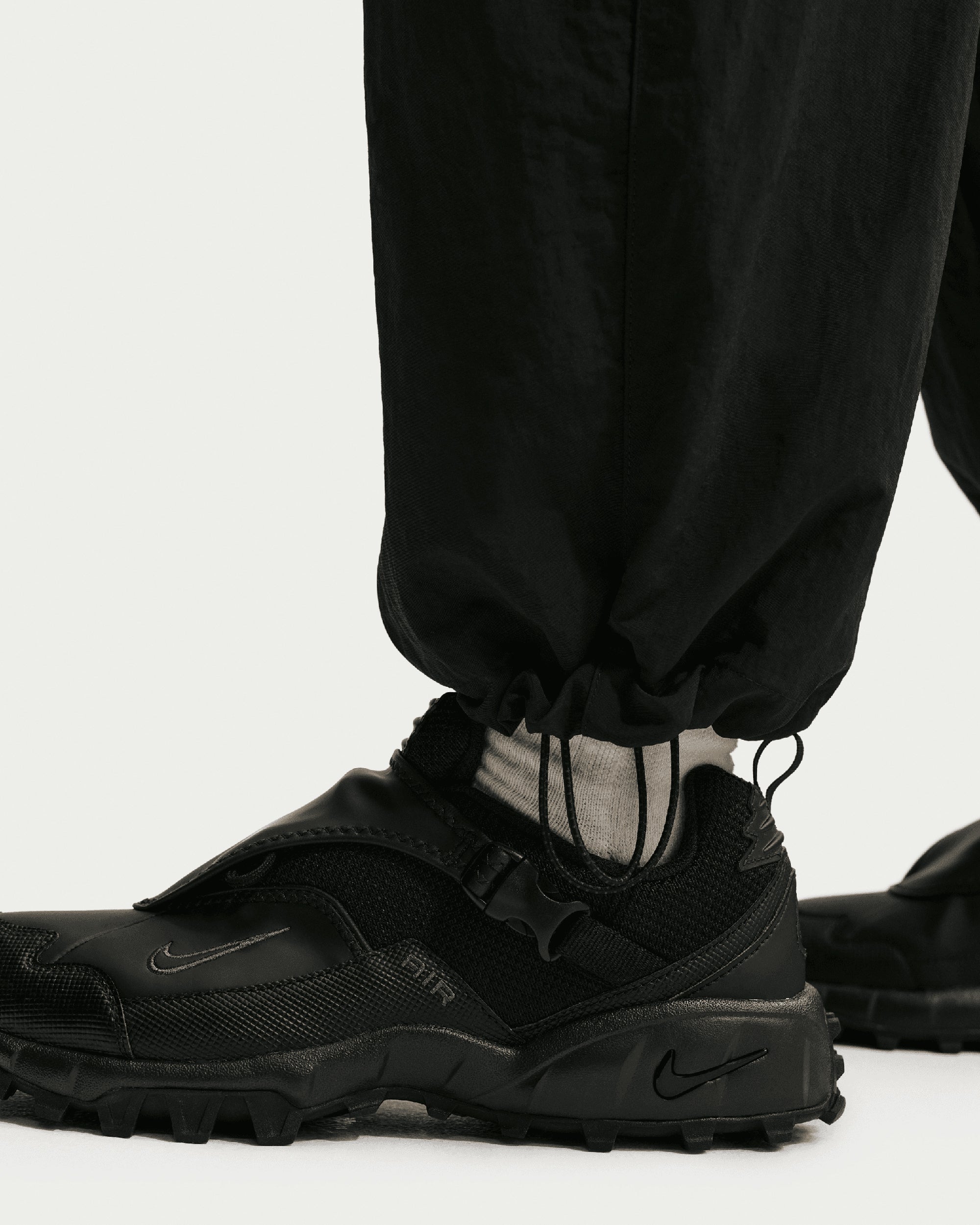 Pants Nike ACG "Dolomiti" Uv Protection Relaxed Women's Sweatpants - IF0141-010