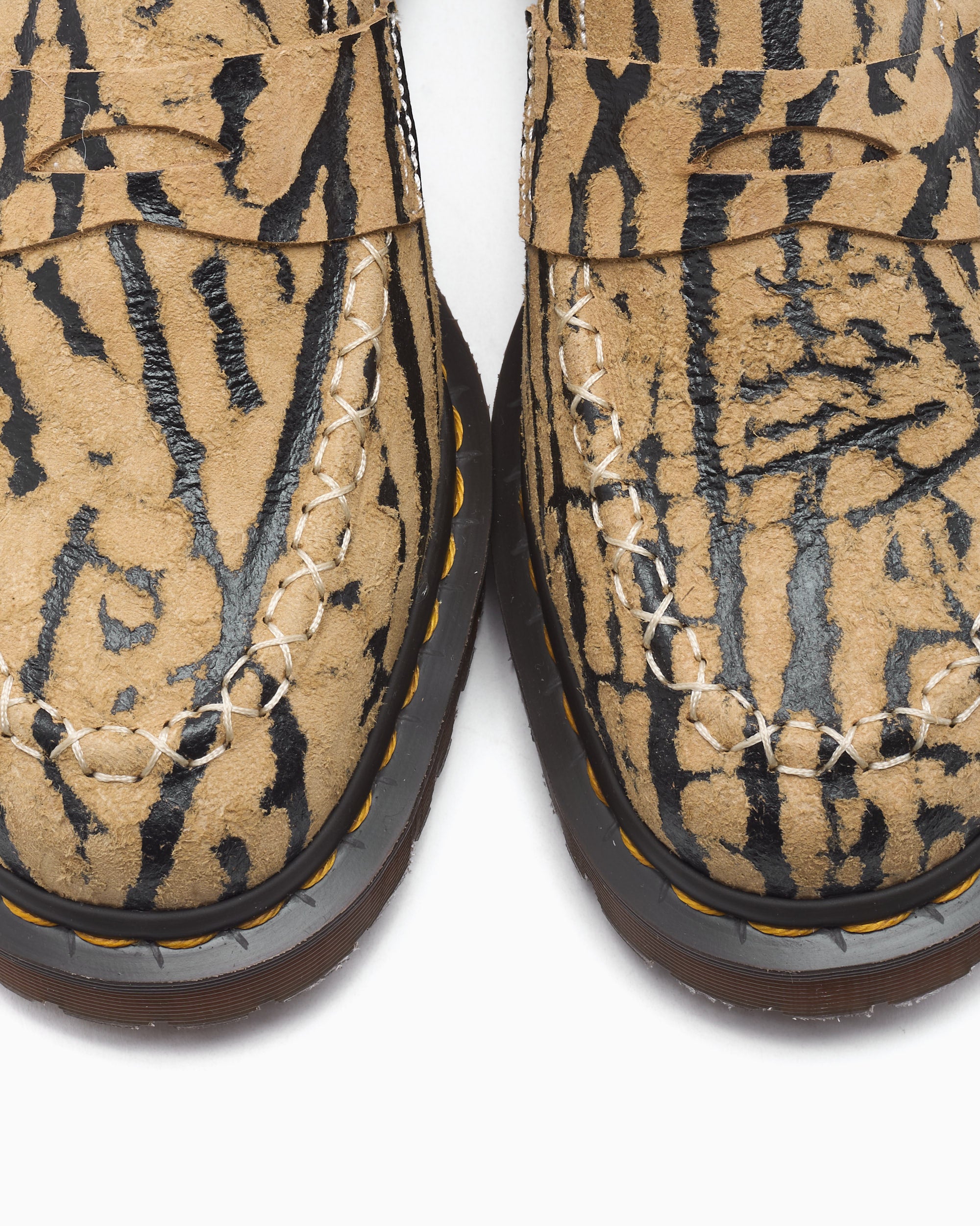 Shoes Dr. Martens Delapre Penny Unisex Shoes - 42707200