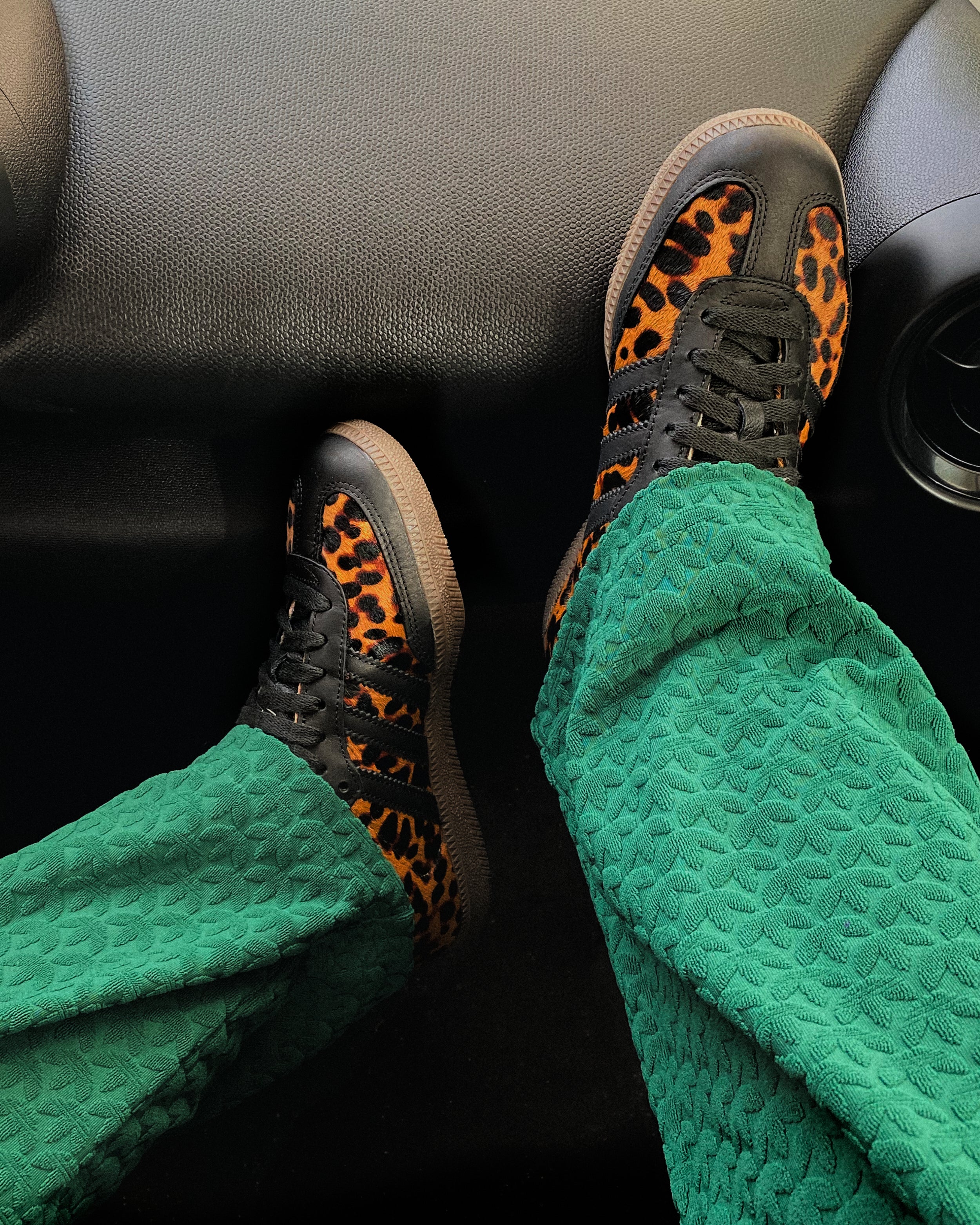 Sneakers adidas Originals Women's Samba OG "Black Green Leopard" - JI2735