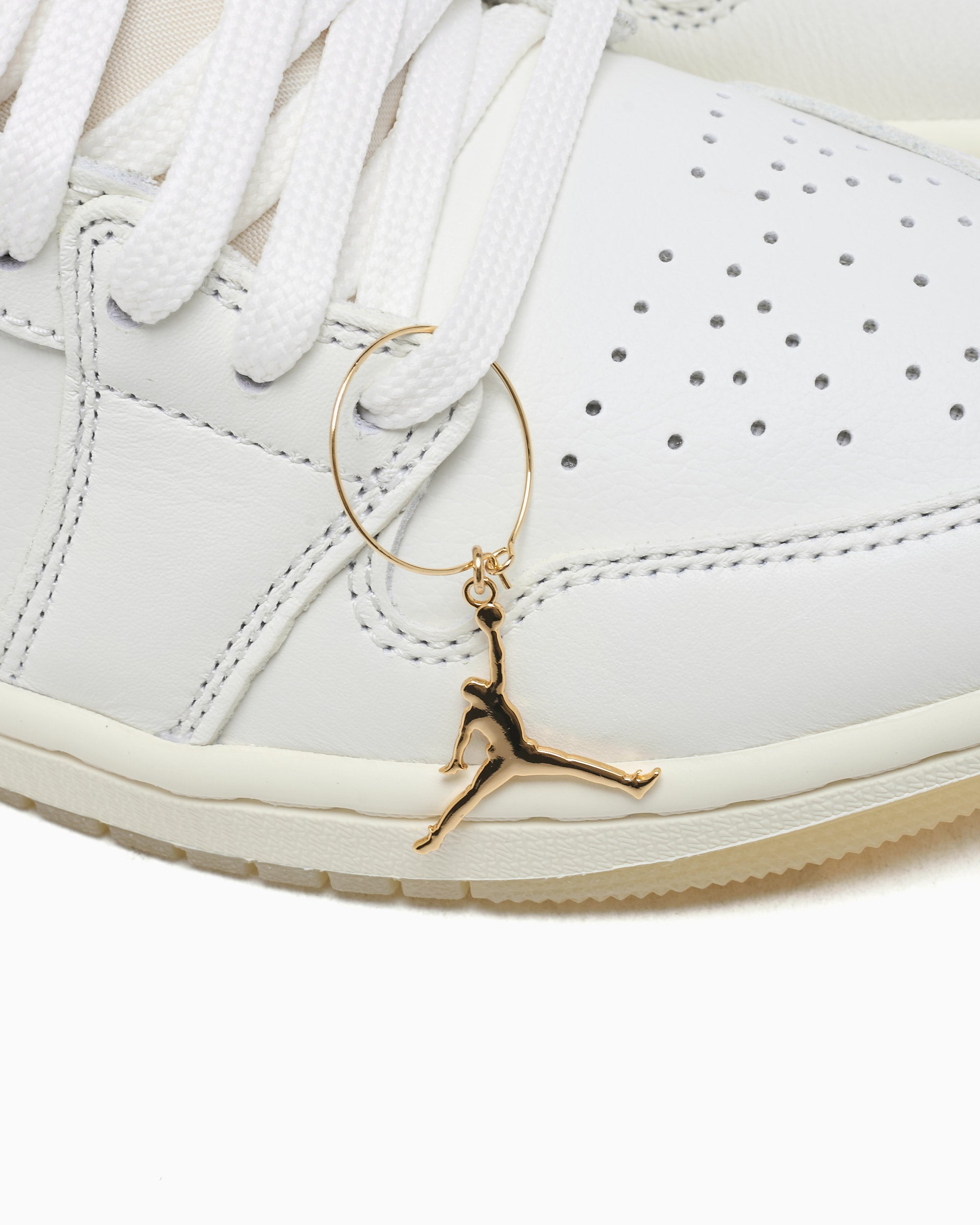 靴 NIKE Women's AIR JORDAN 1 LOW SE GOLD Air Jordan Women's 1 Low SE 