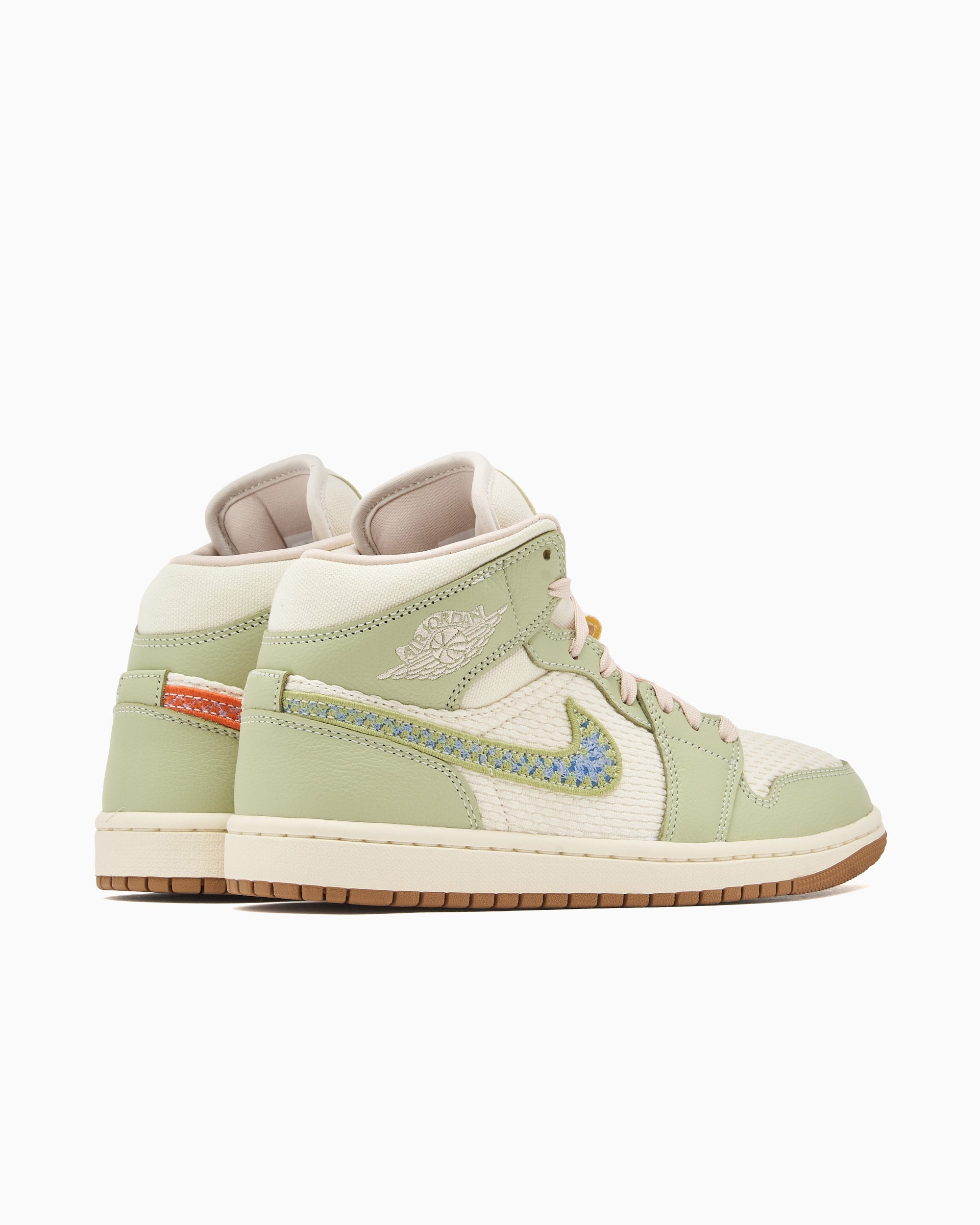 Sneakers Air Jordan Women's 1 Mid SE "Olive Aura" - II0570-302