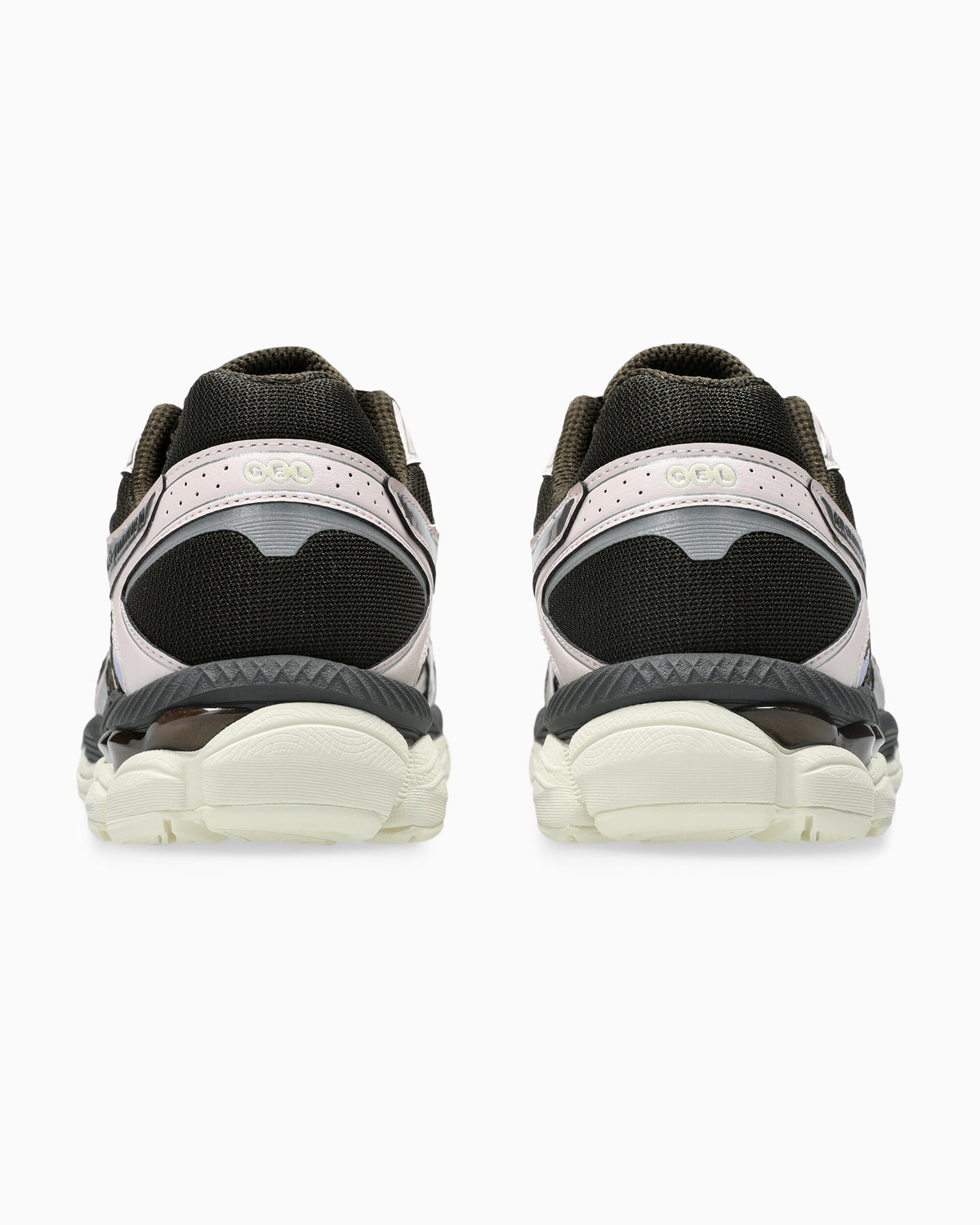 Sneakers ASICS Gel-Cumulus 16 "Black Coffee Silver" - 1203A733-202