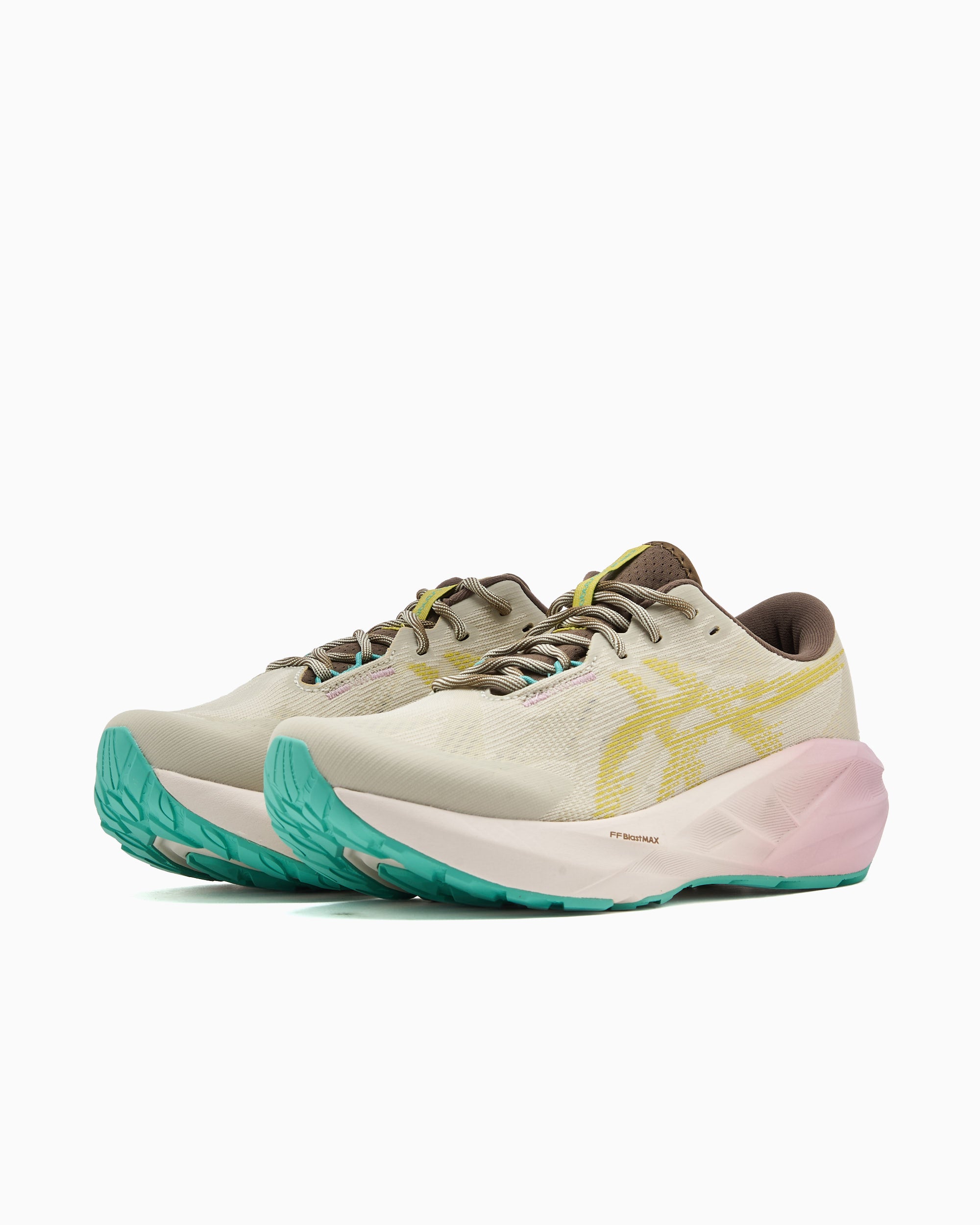 Sneakers ASICS Novablast 5 TR - 1012B983-020