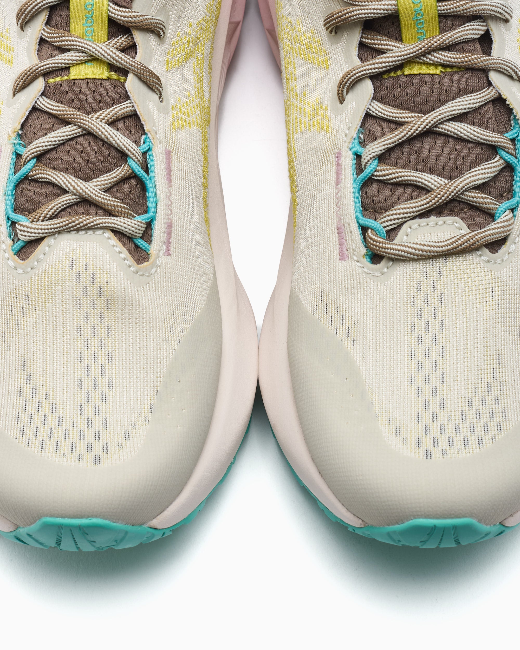 Sneakers ASICS Novablast 5 TR - 1012B983-020