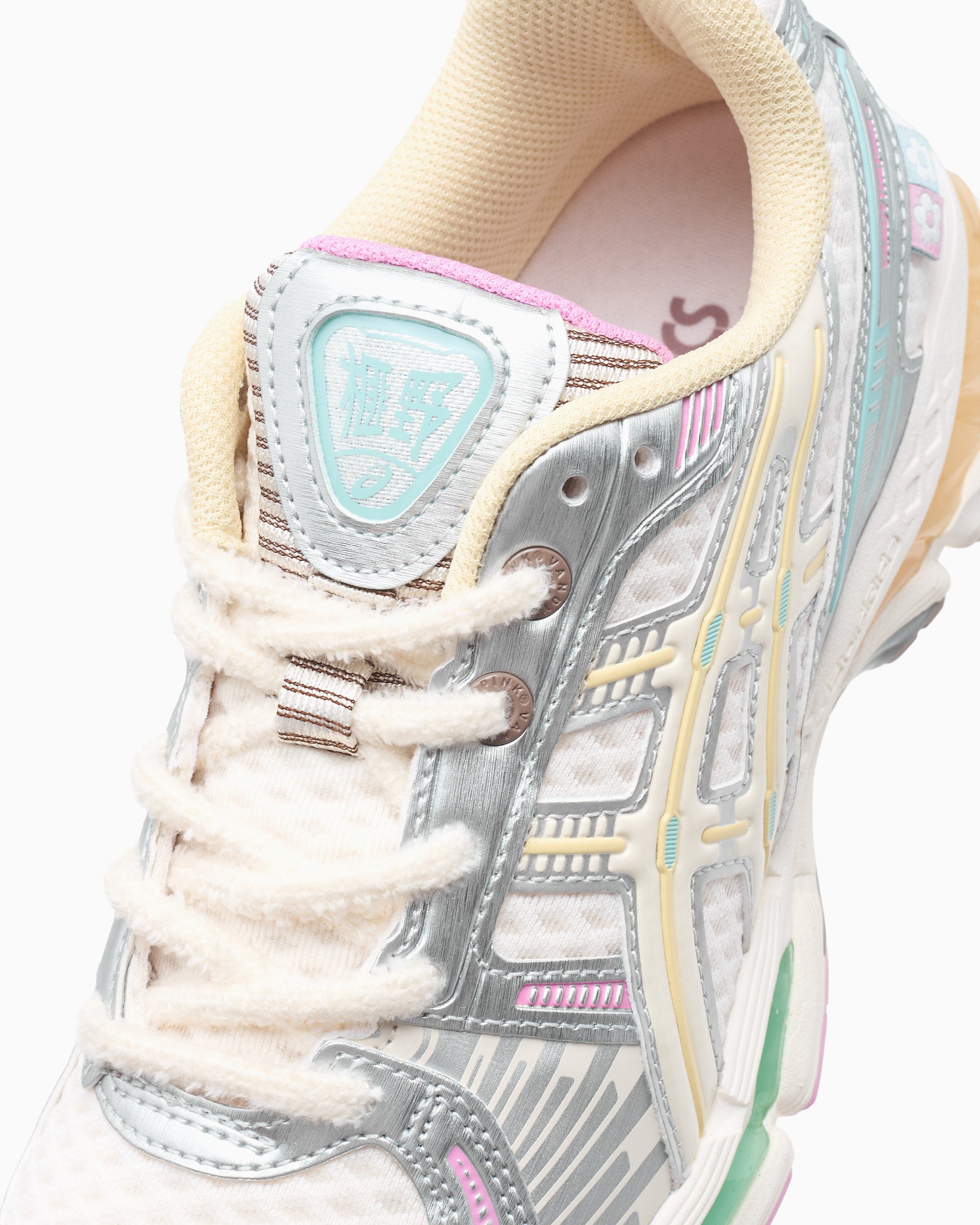 Sneakers ASICS x VANDYTHEPINK Gel-Kayano 12.1 - 1203B302-100