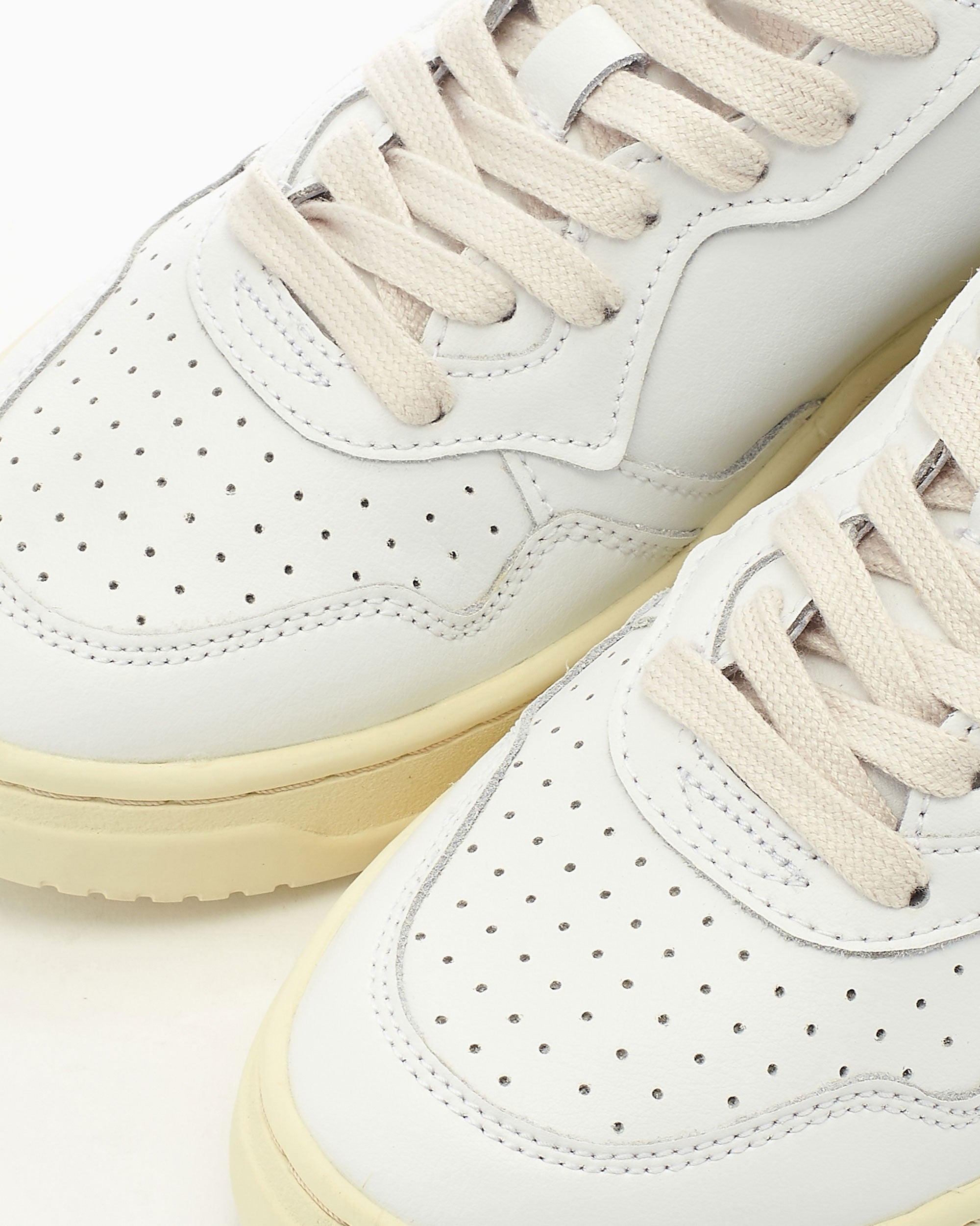 Sneakers Autry Women's Medalist Low Leather - AULWLL20