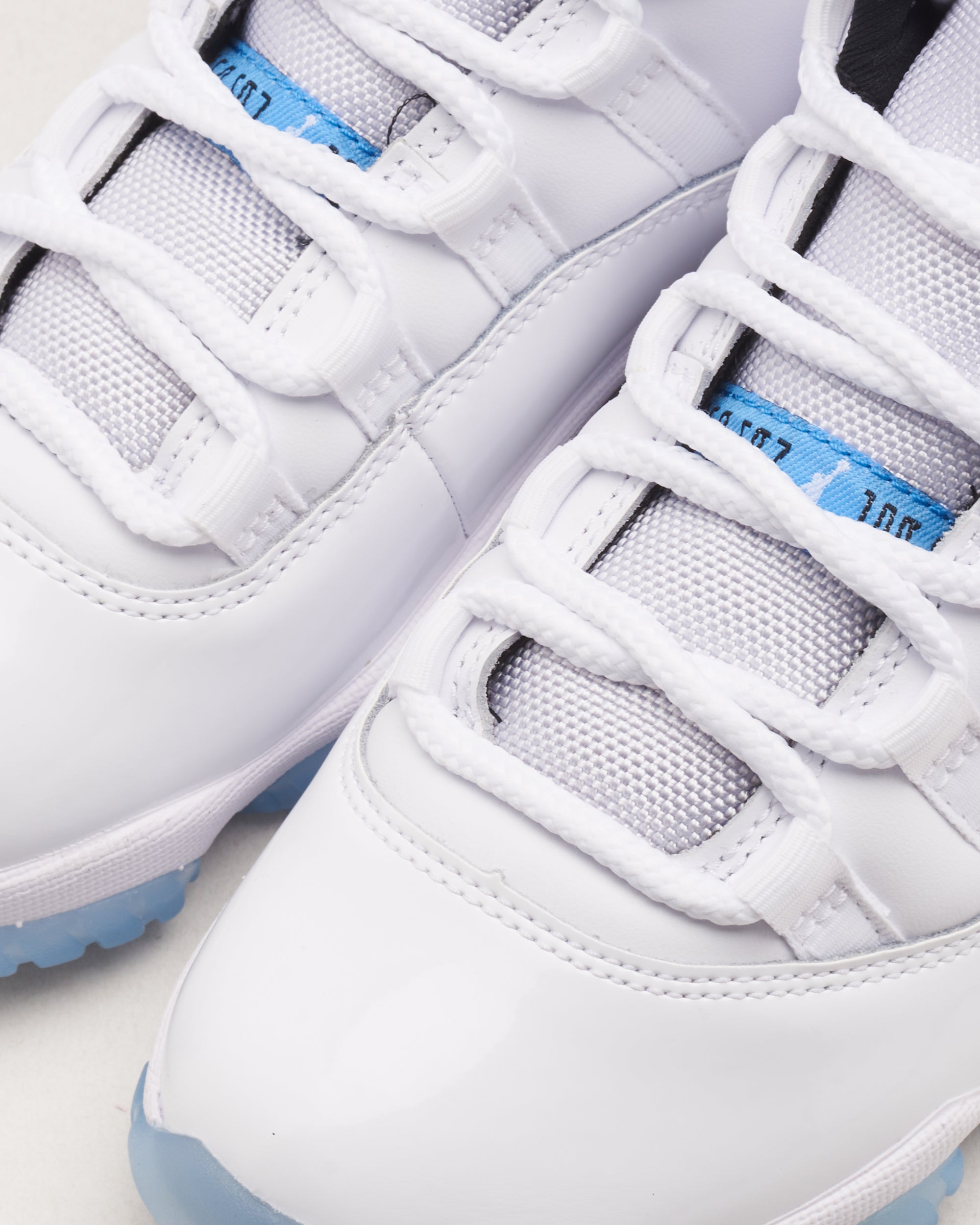 Sneakers Jordan 11 Retro "Legend Blue" - CT8012-104