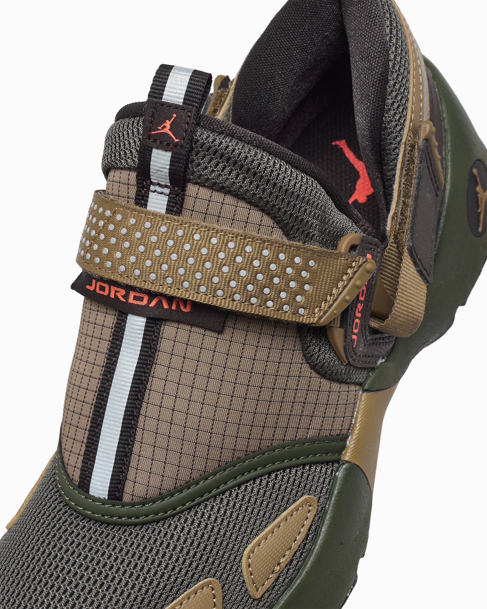 Sneakers Jordan Women's Trunner LX - IO4190-300