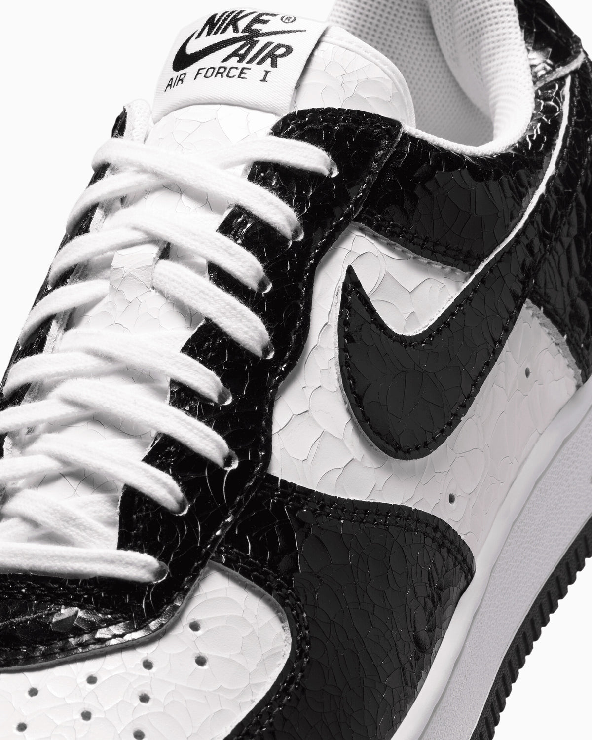 Sneakers Nike Air Force 1 '01 Cracked Patent Leather "Black" - JA0248-001