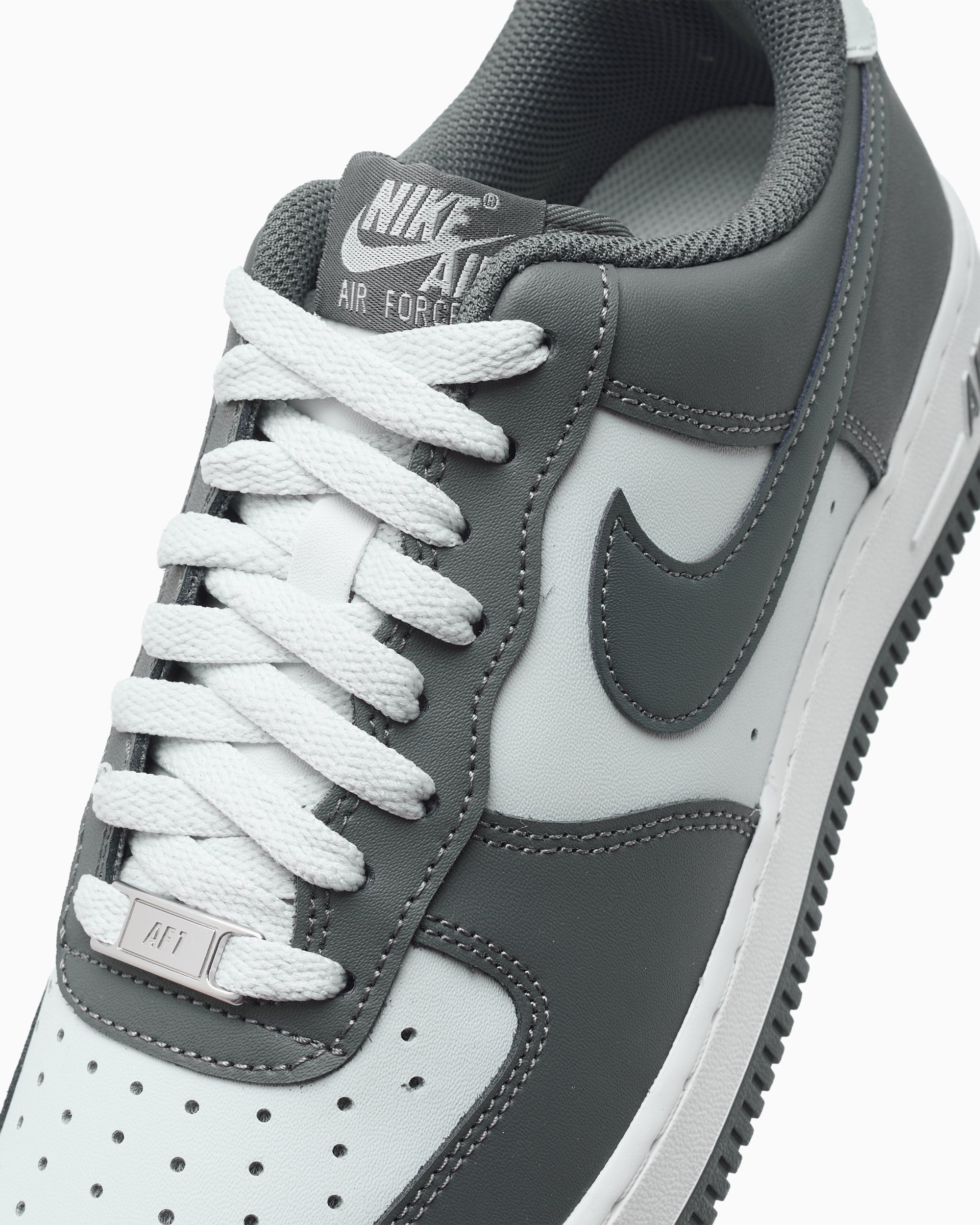 Nike Air Force 1 '07