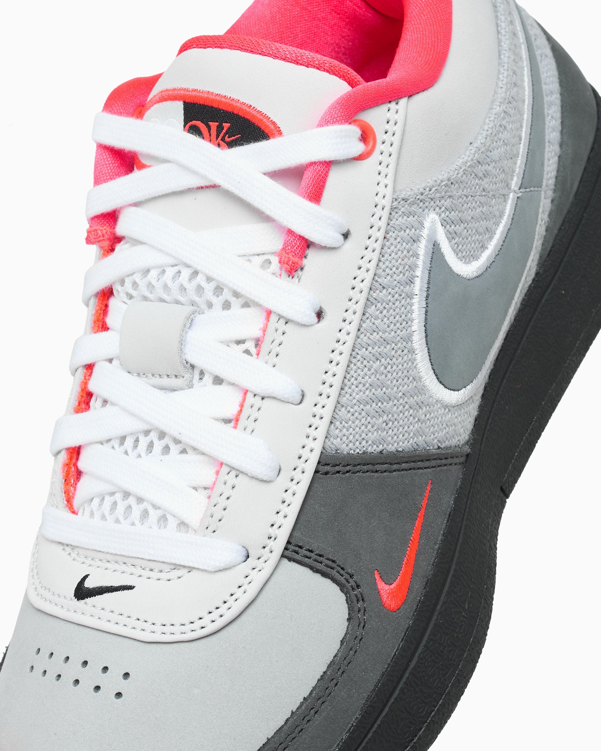 sneakers-nike-book-1-solar-red