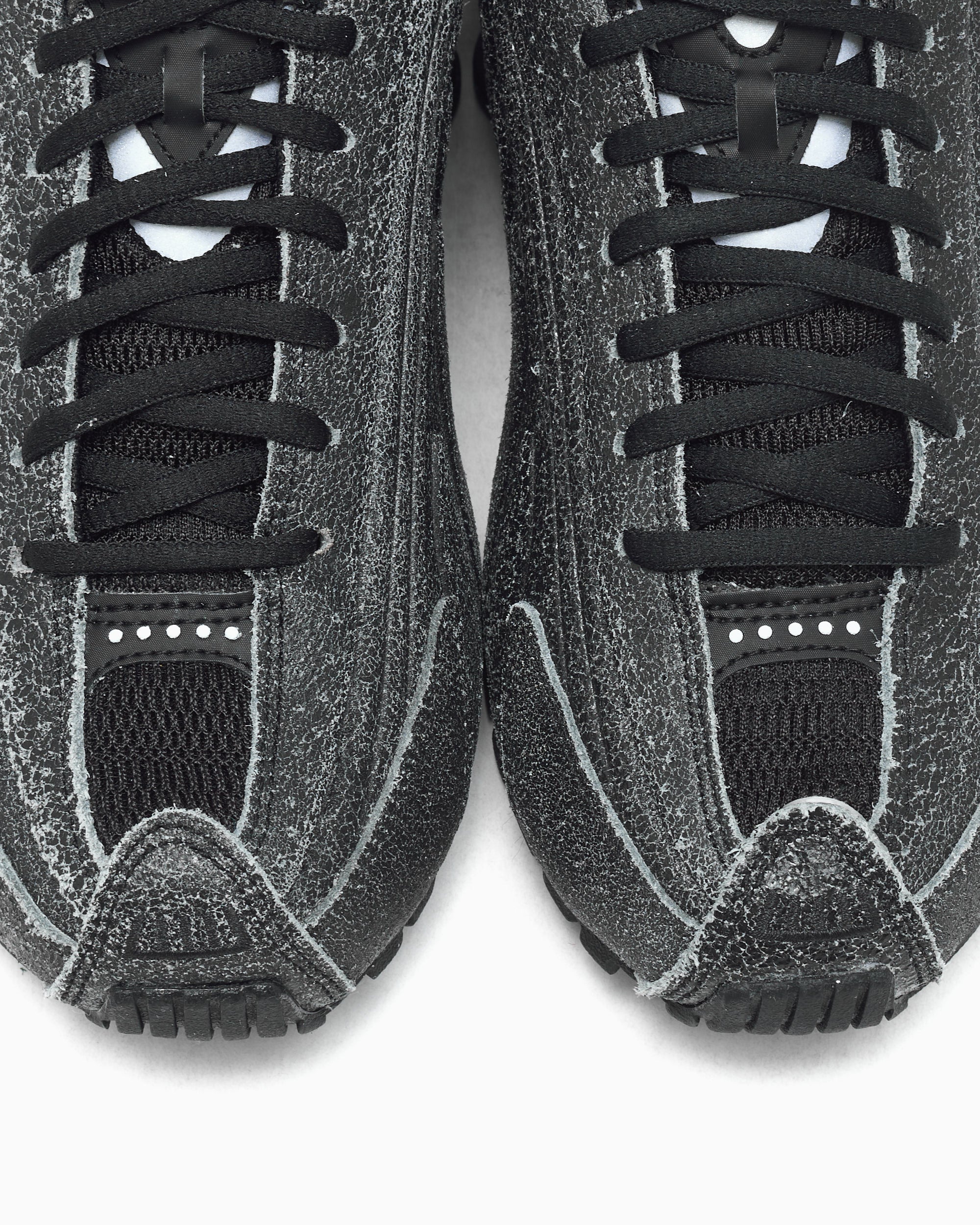 Sneakers Nike Shox R4 "Black Distressed" - IO4544-002