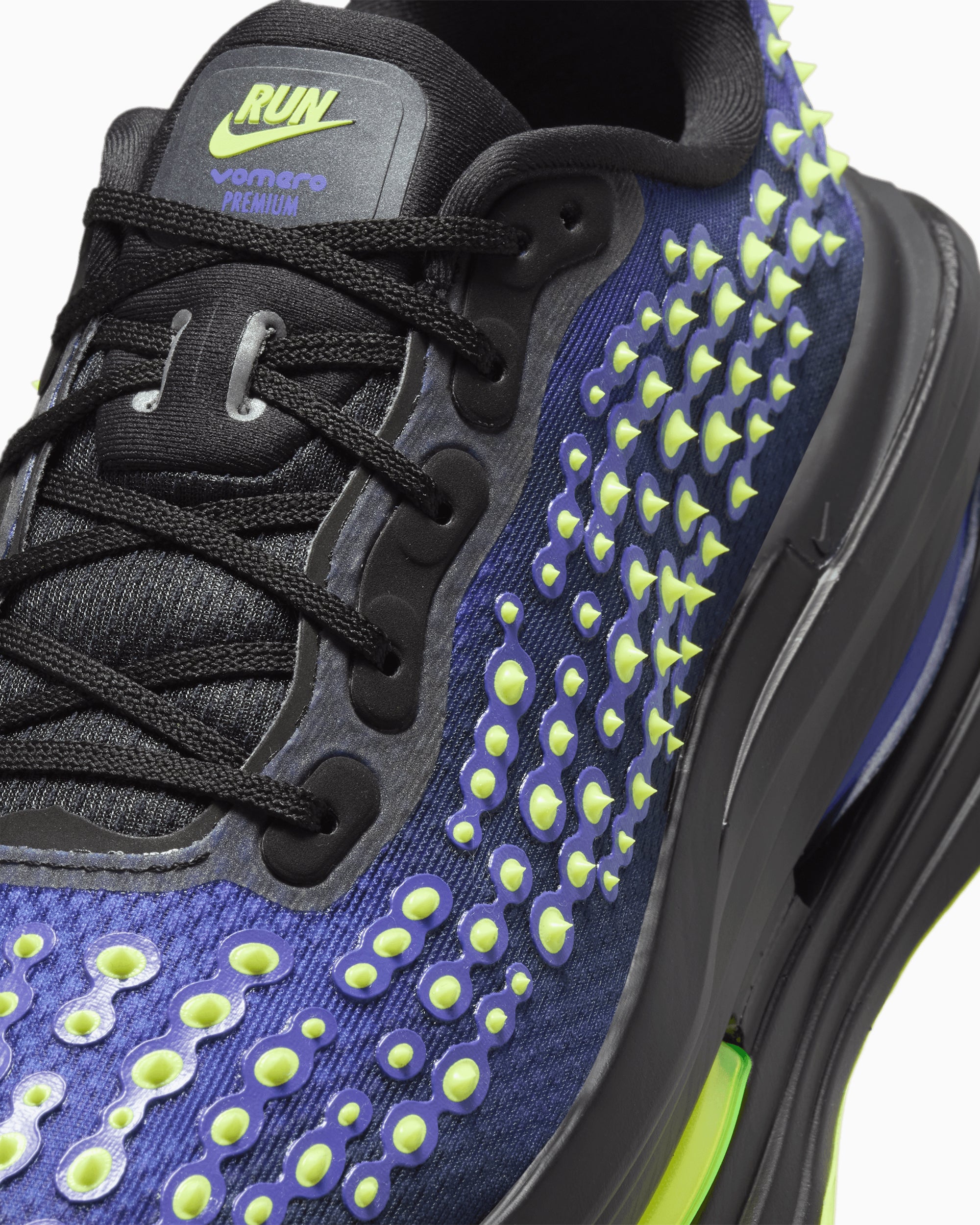 Sneakers Nike Vomero Premium QS "Black Volt Glow" - IR2168-002
