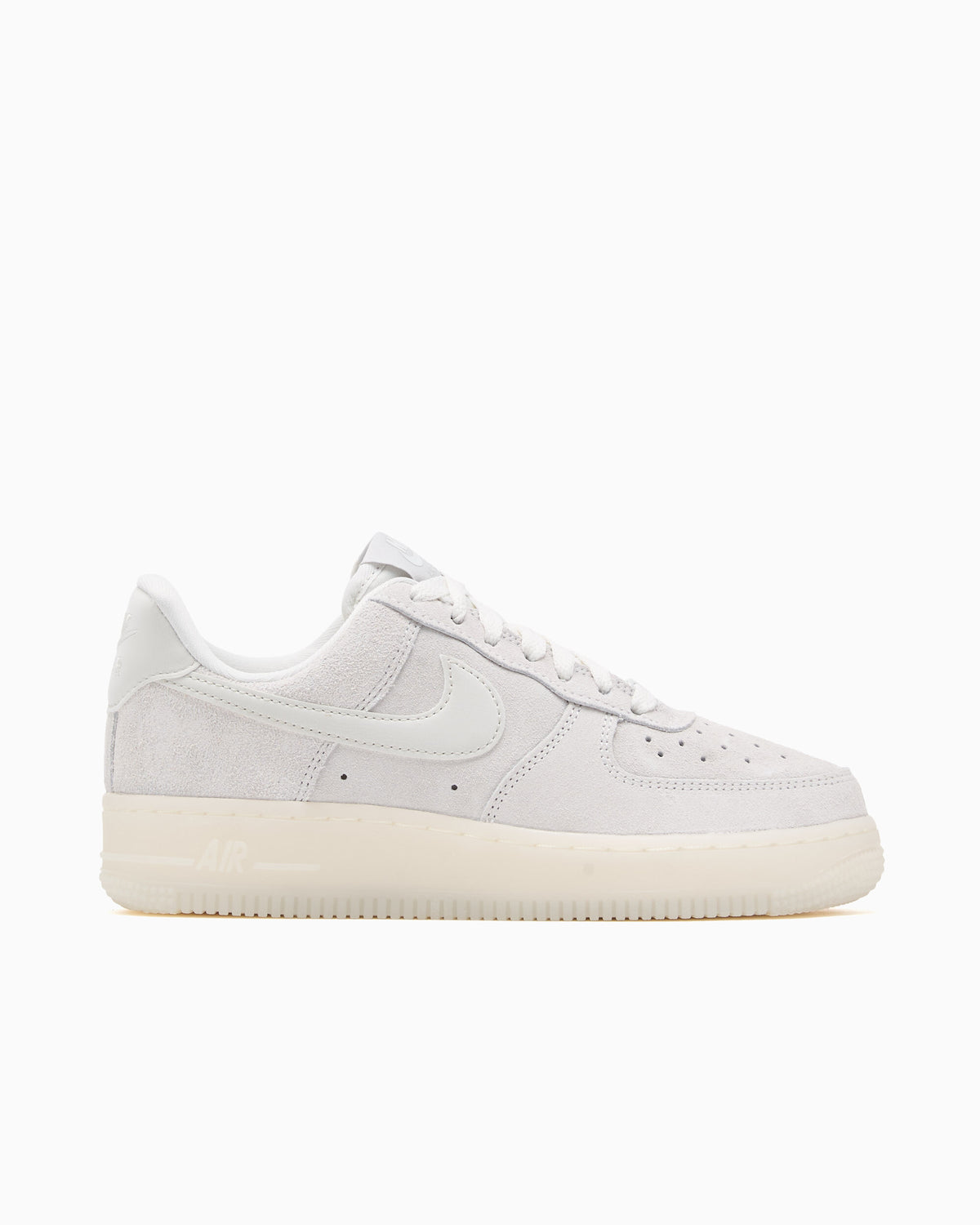 Sneakers Nike Women's Air Force 1 '07 SE "Suede" - IQ0136-100