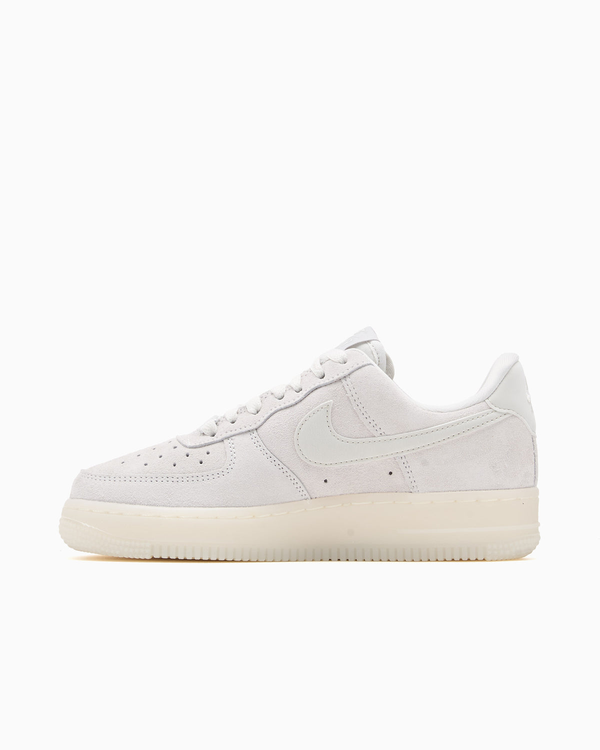 Sneakers Nike Women's Air Force 1 '07 SE "Suede" - IQ0136-100