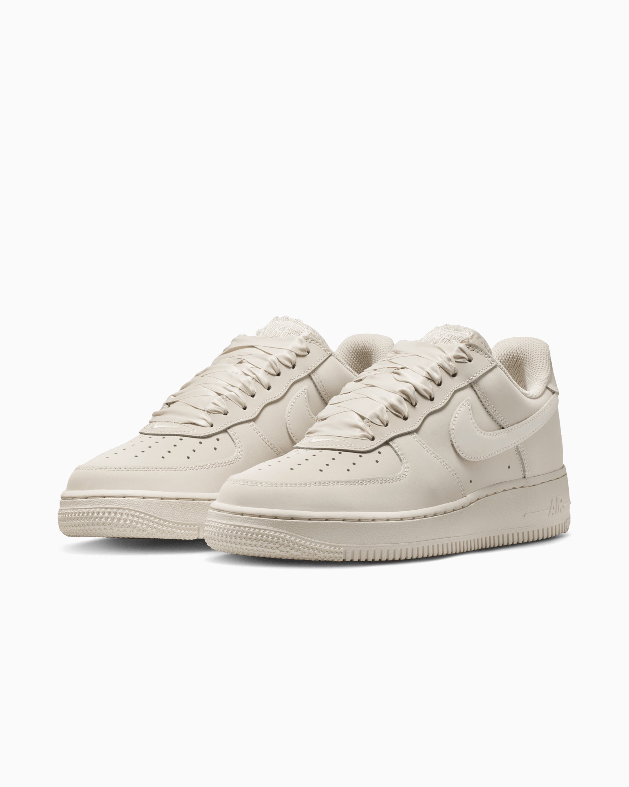 Sneakers Nike Women's Air Force 1 Retro Premium "Ribbon Lace" - IR0871-100
