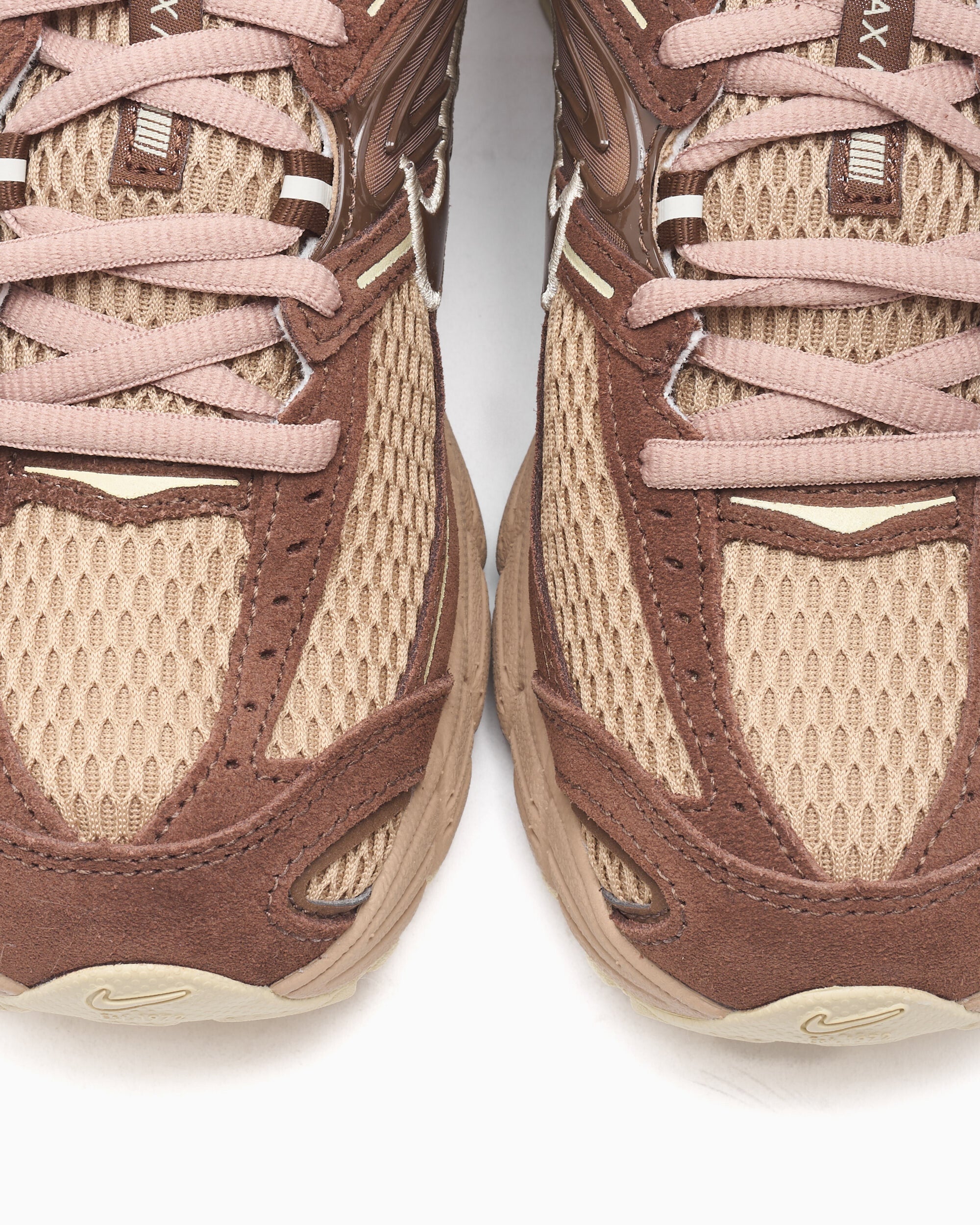 Sneakers Nike Women's Air Max Moto 2K SE - IO4862-200
