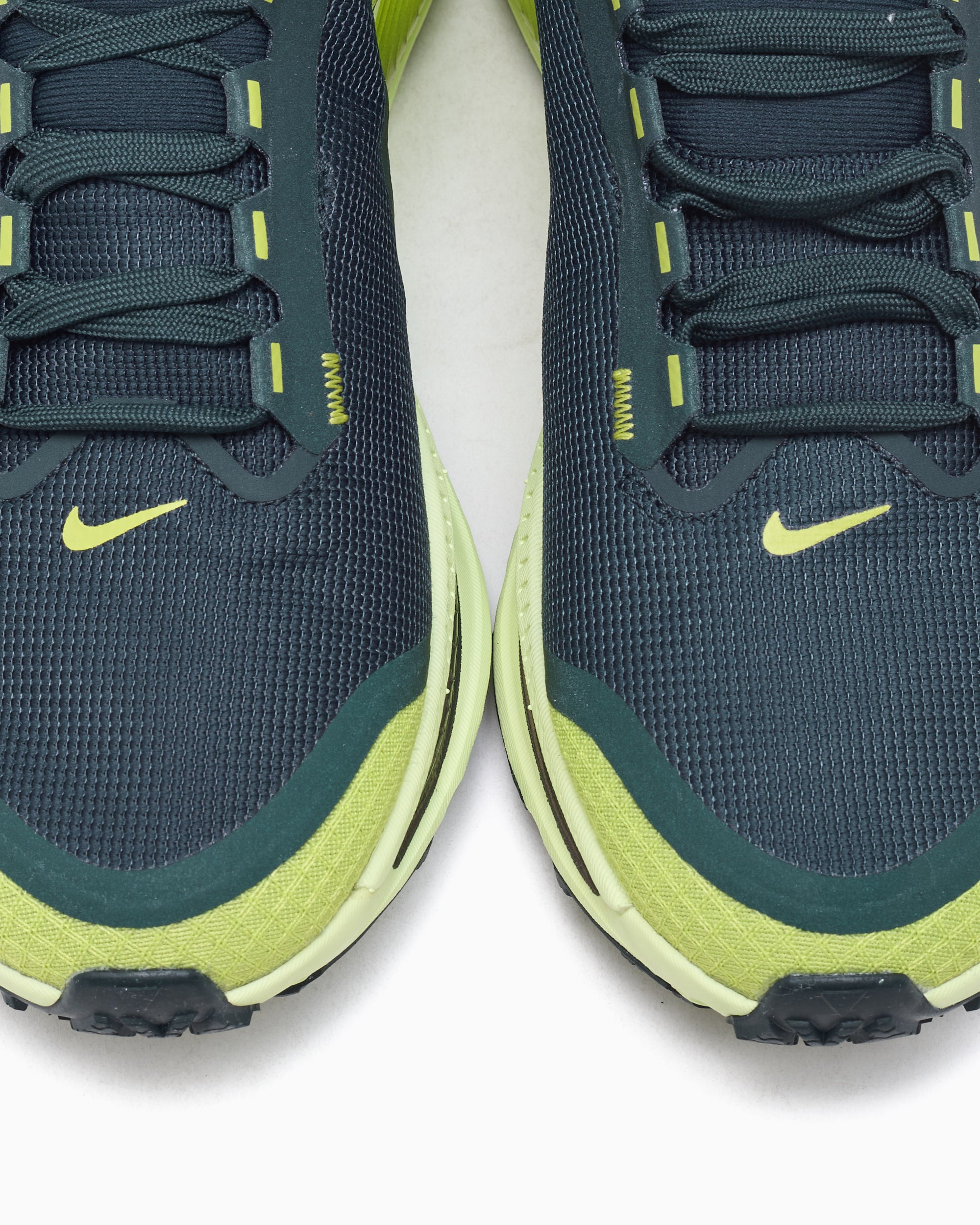 Sneakers Nike Women's Vomero 18 Gore-Tex® - HQ7002-300