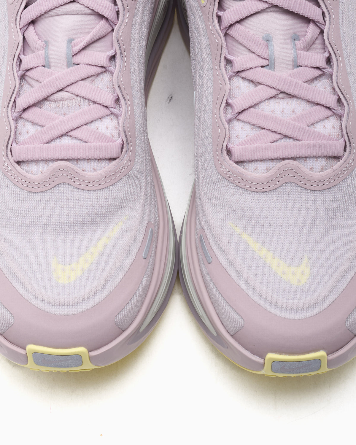 Sneakers Nike Women's Vomero Plus - HV8154-609