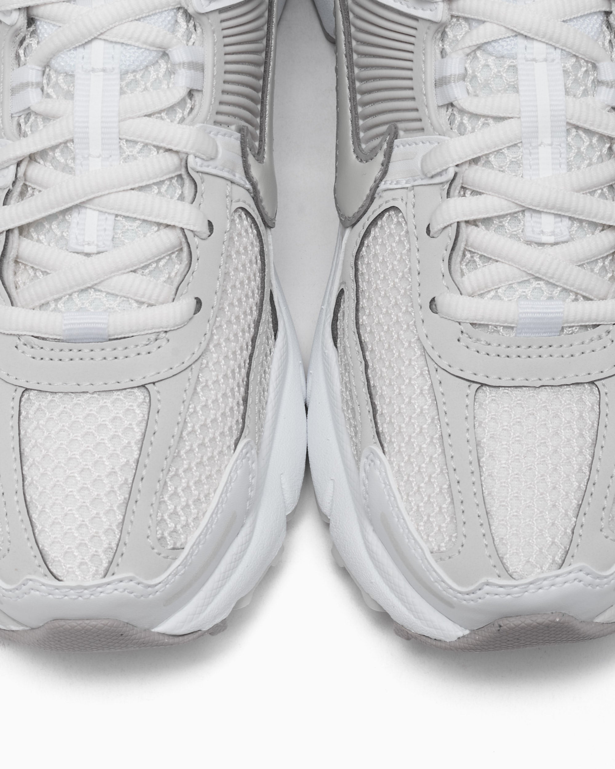 Sneakers Nike Women's Zoom Vomero 5 - FJ2028-107