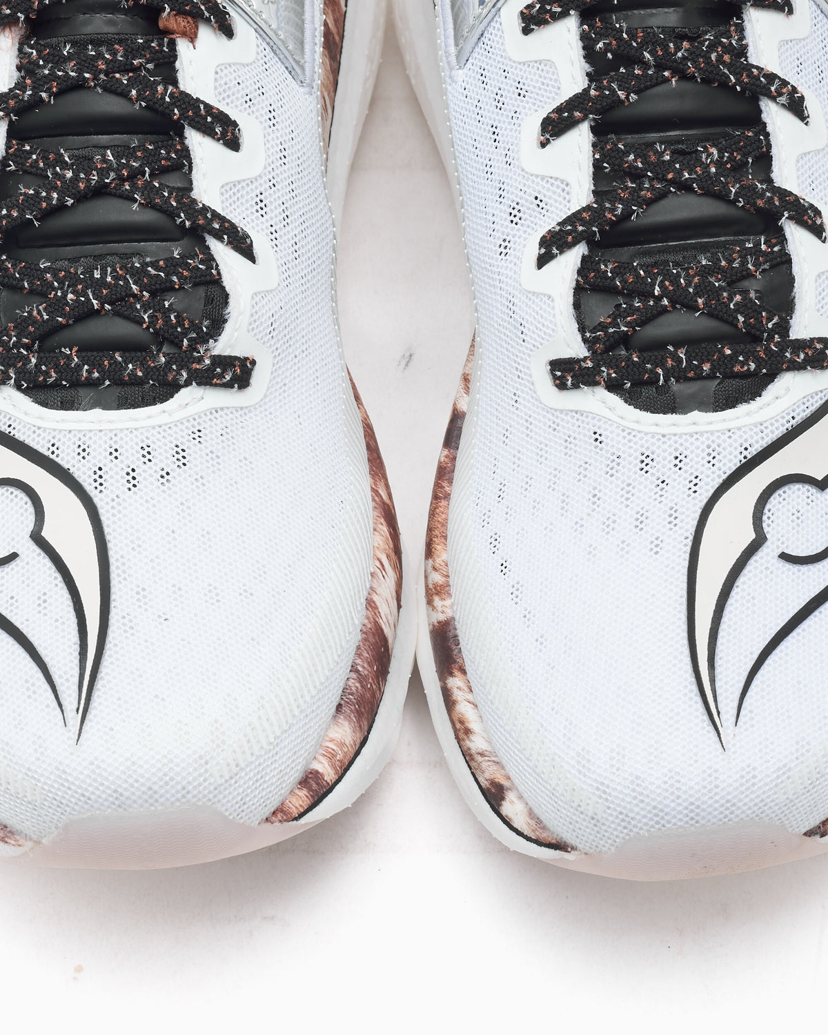 Sneakers Saucony Endorphin Azura "Space Cowboy" - S101329-1014