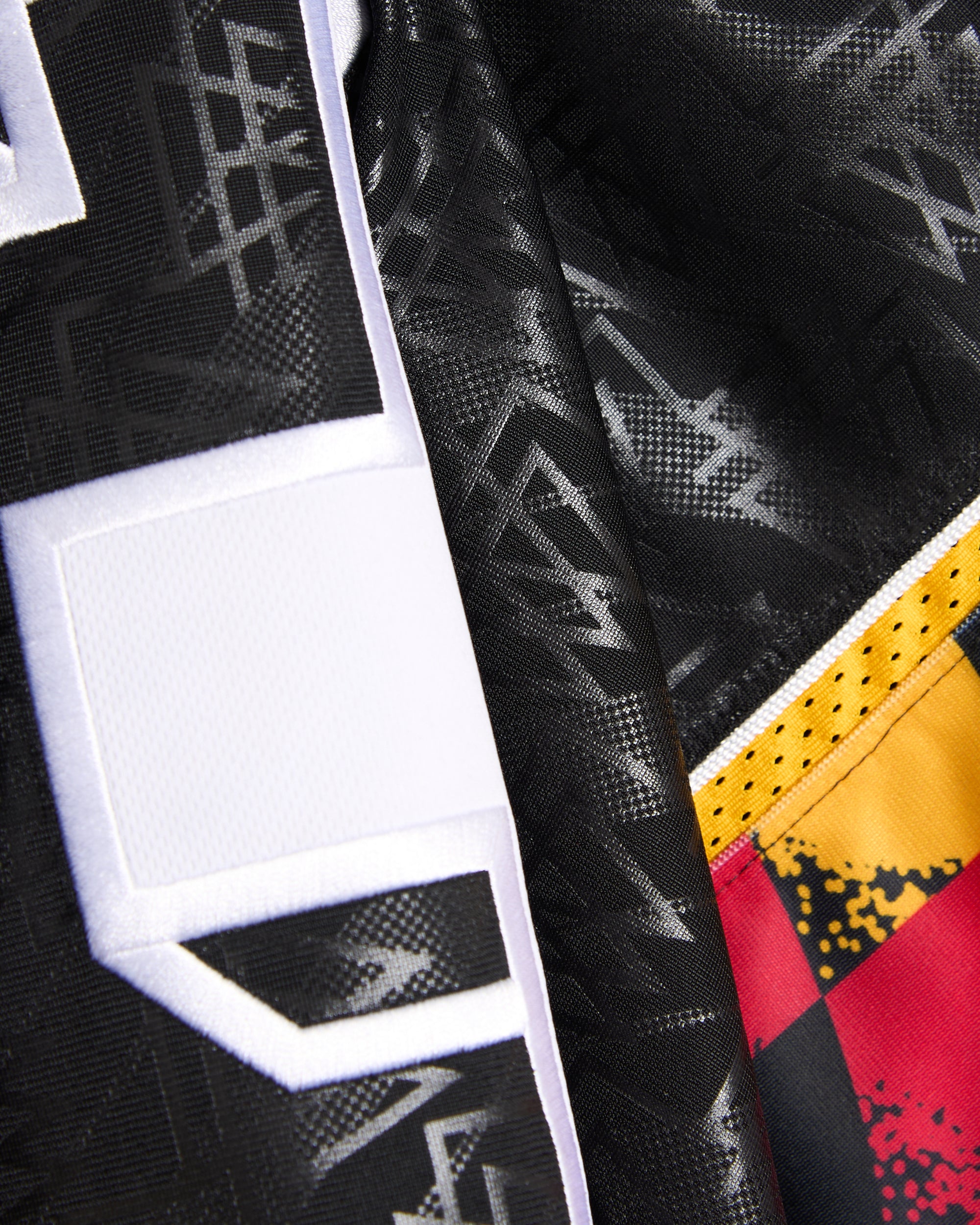 T-Shirts adidas Originals Bringback Remixed "Germany" Logo Half-Sleeved Oversize Men's Jersey T-Shirt - KD5980