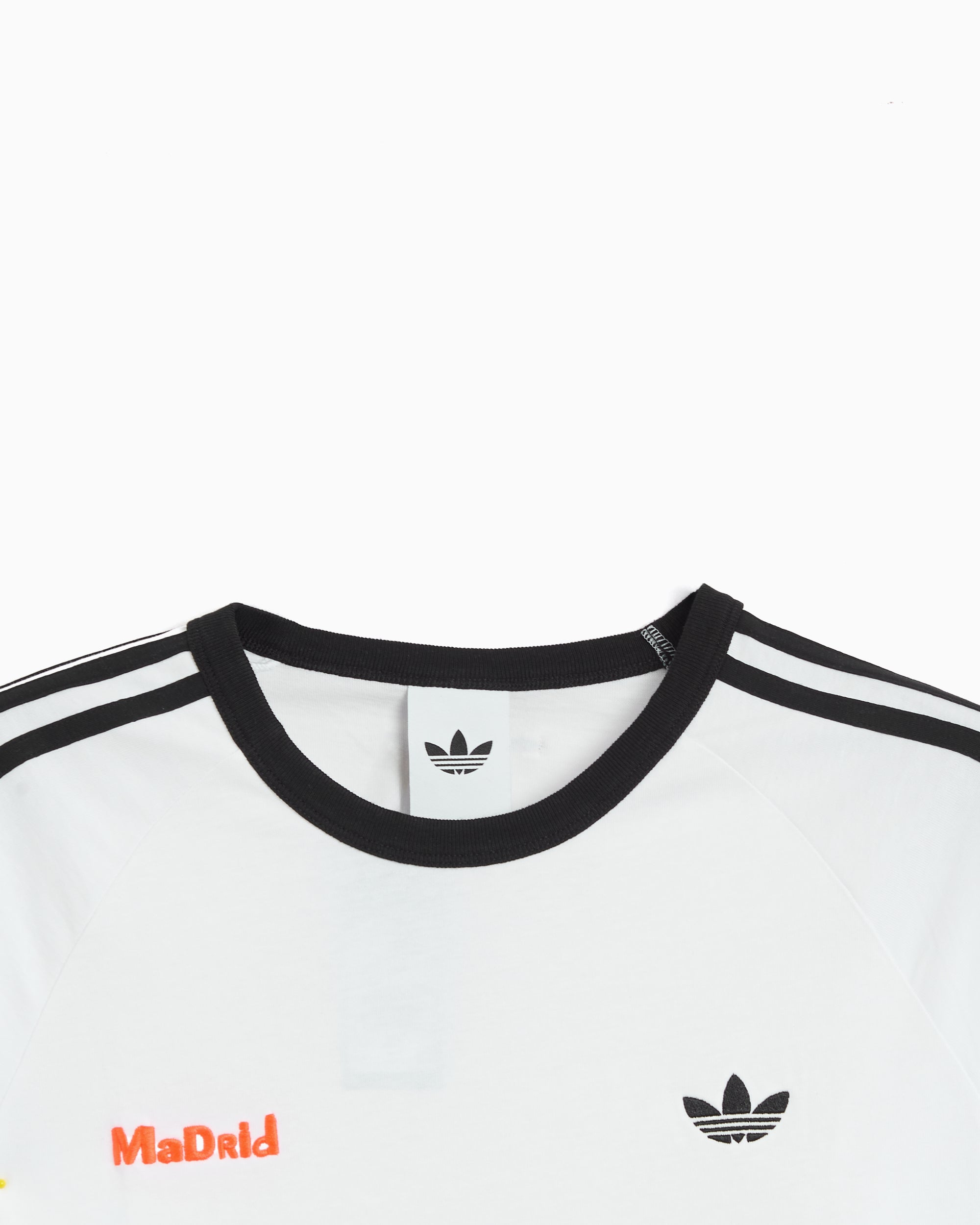 T-Shirts adidas Originals x Bad Bunny DTmF Tour Merch "Madrid" Long-Sleeved Relaxed Men's T-Shirt - LH0425