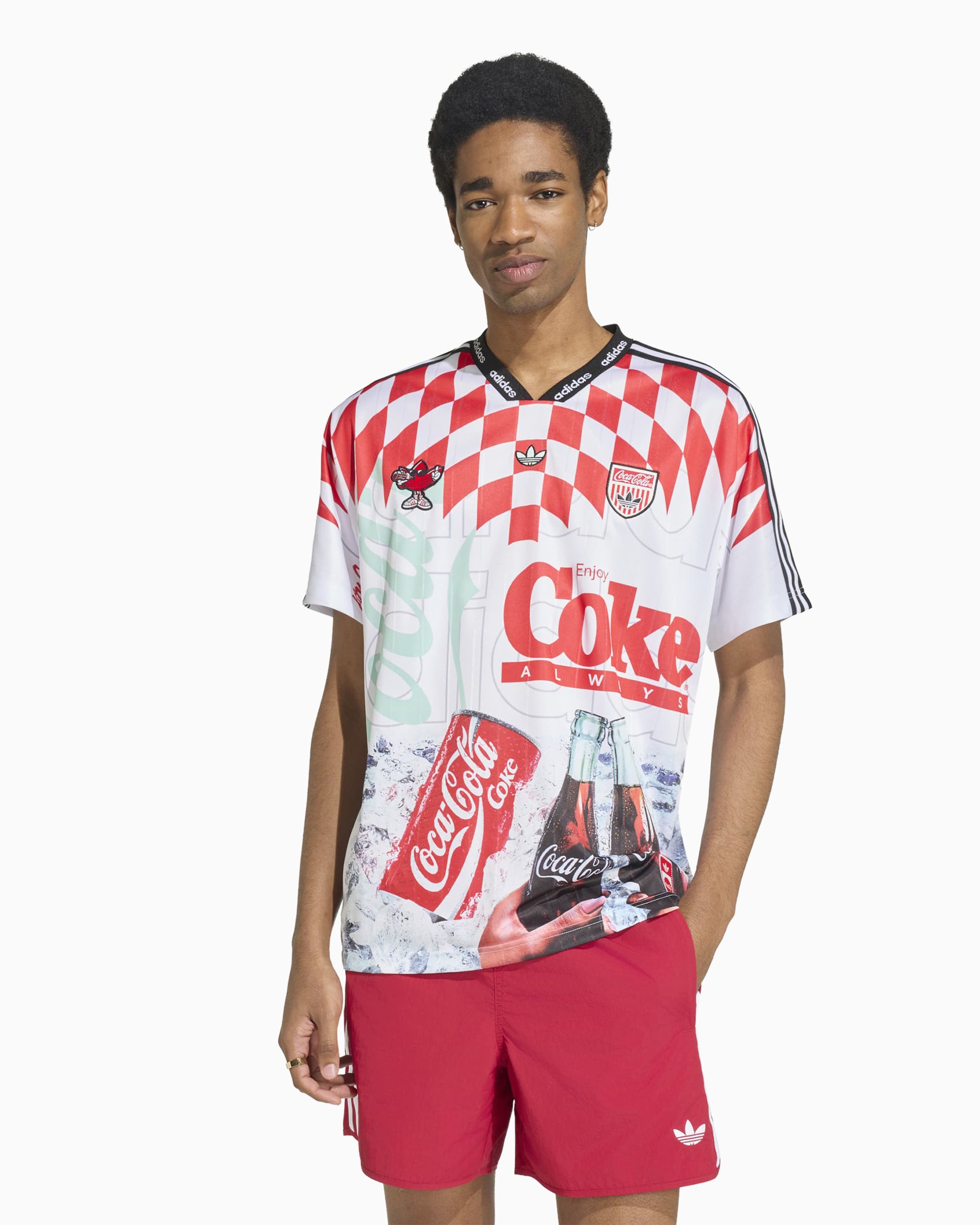 T-Shirts adidas Originals x Coca-Cola Classic Sport Mash-Up Graphic Relaxed Men's Jersey T-Shirt - KY2106
