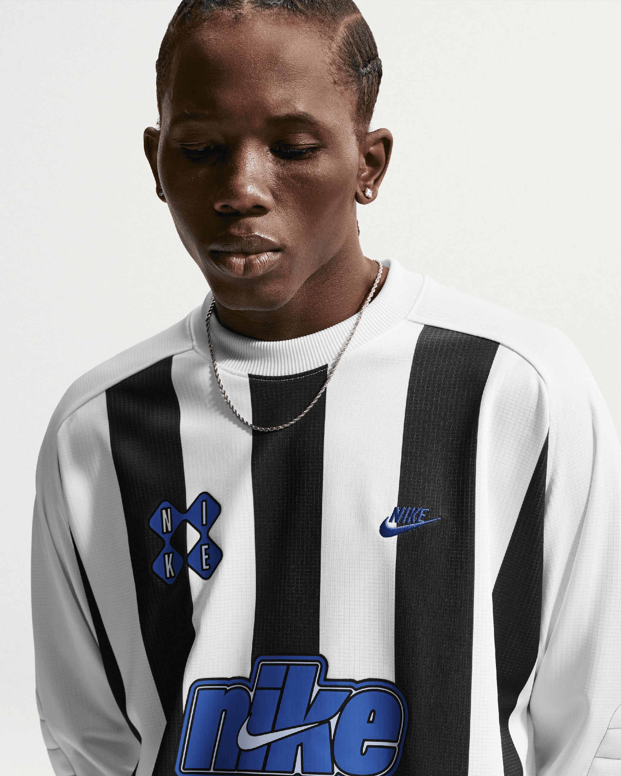T-Shirts Nike Sportswear Club Goalie Striped Long-Sleeved Relaxed Men's Jersey T-Shirt - II4365-010